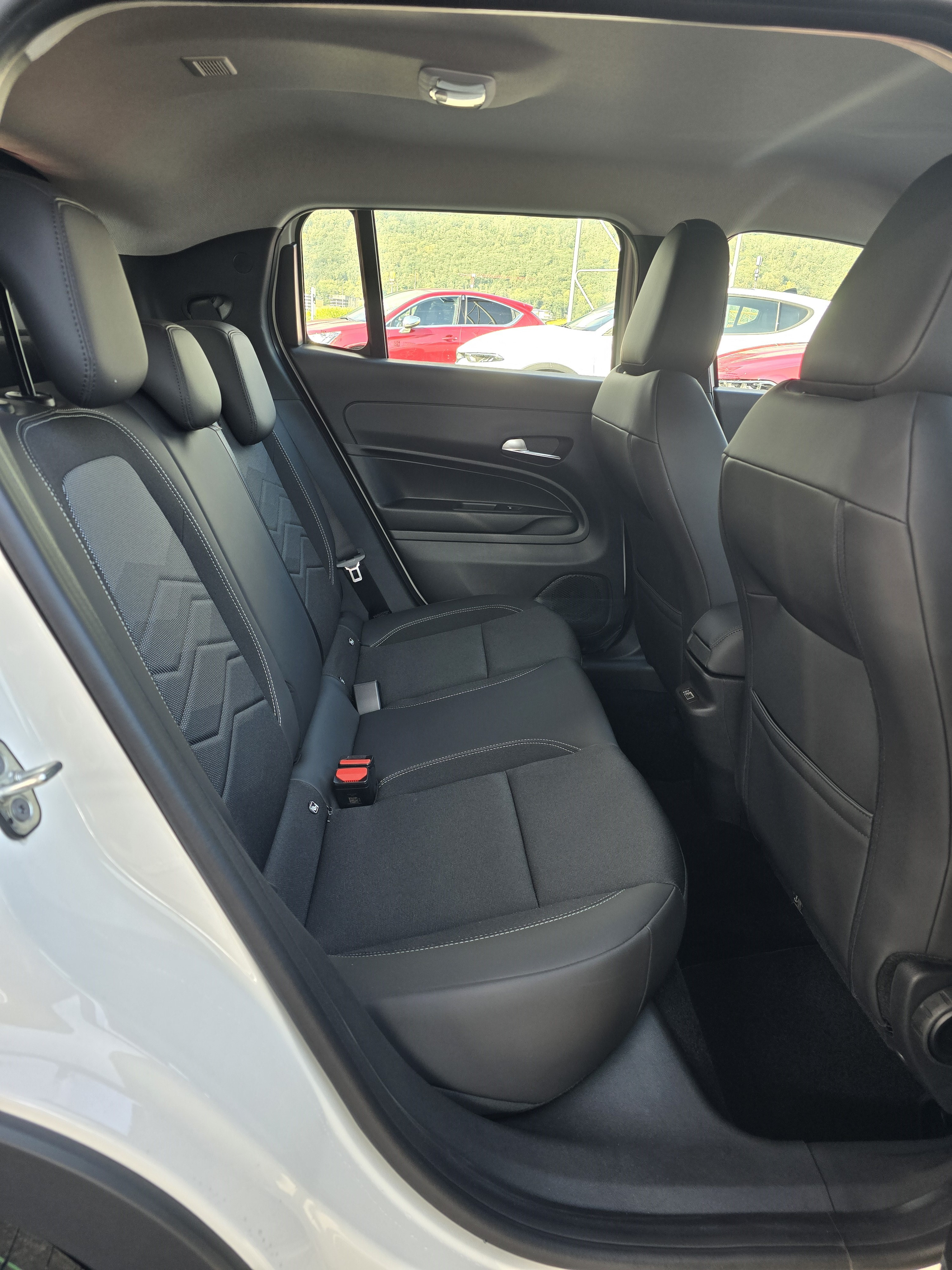 listing desktop thumbnail image 14