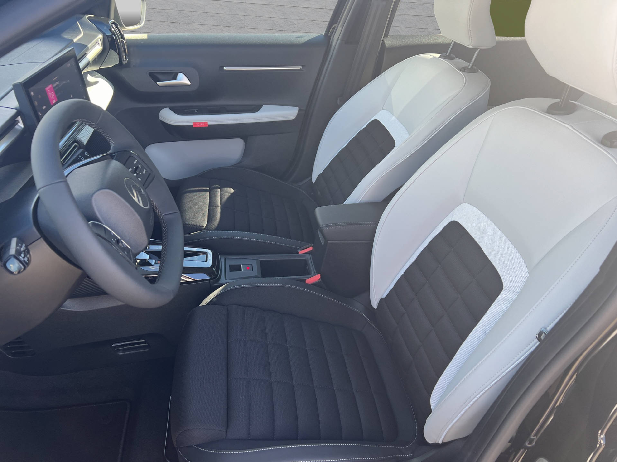 listing desktop thumbnail image 7