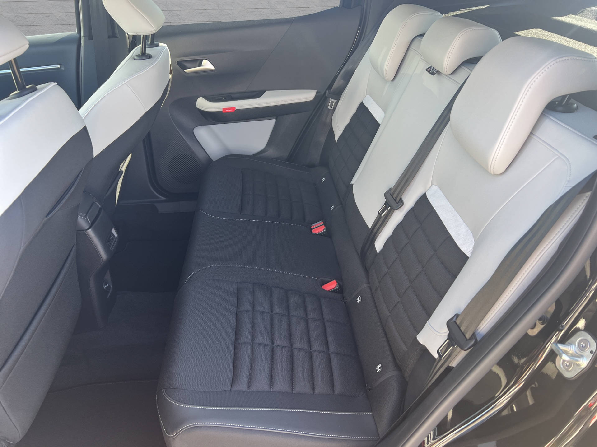 listing desktop thumbnail image 13