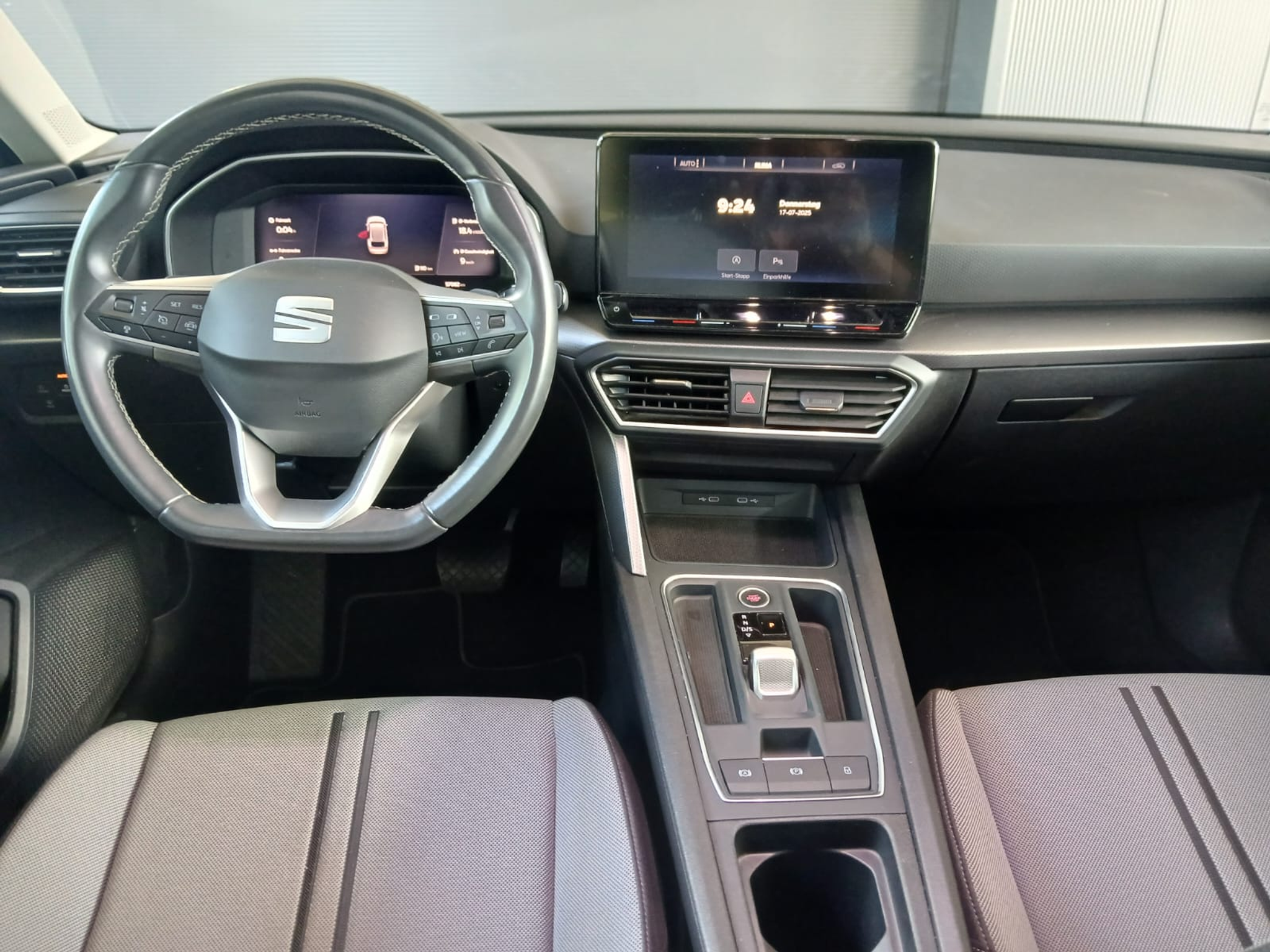 listing desktop thumbnail image 7