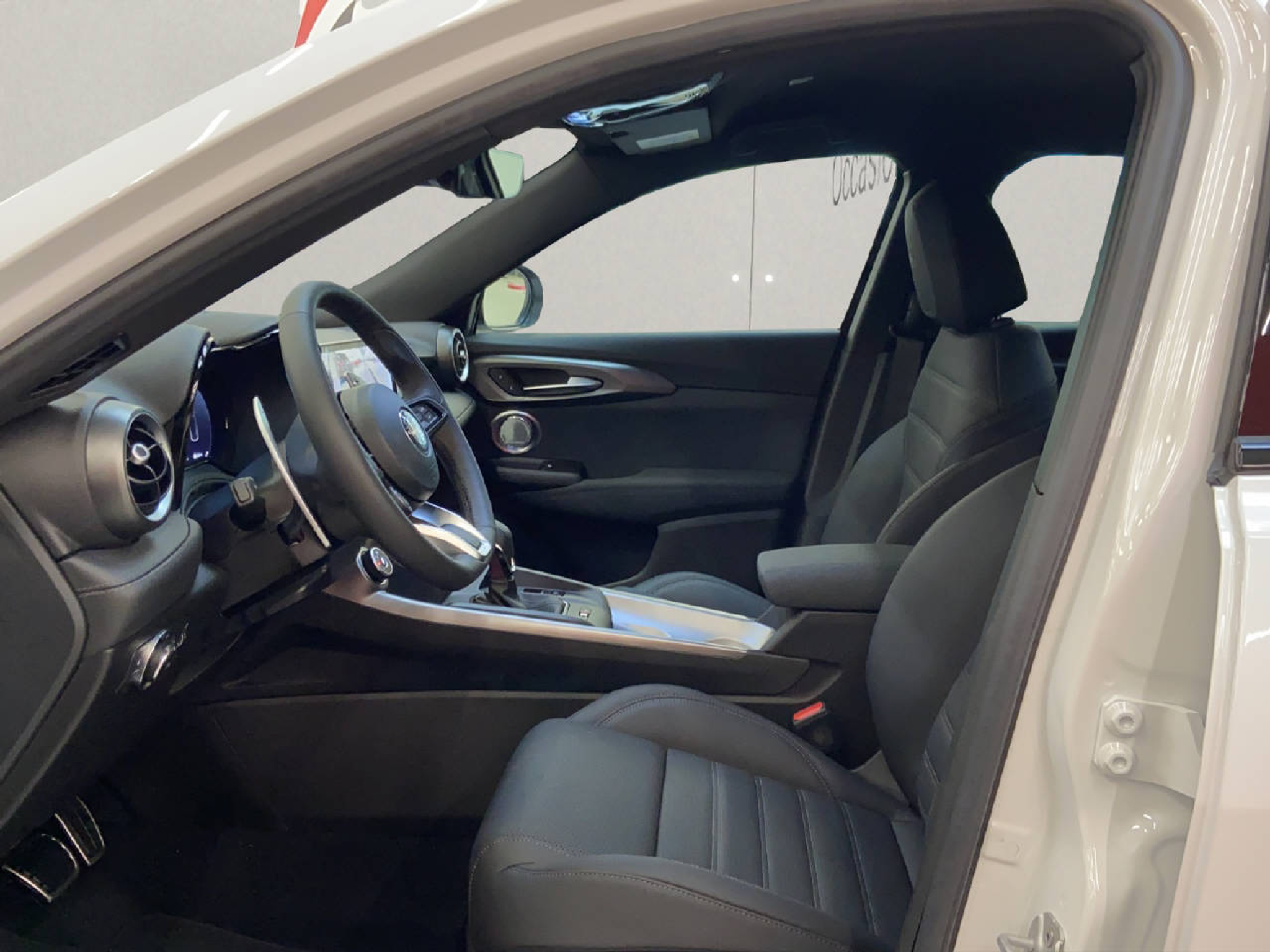 listing desktop thumbnail image 4