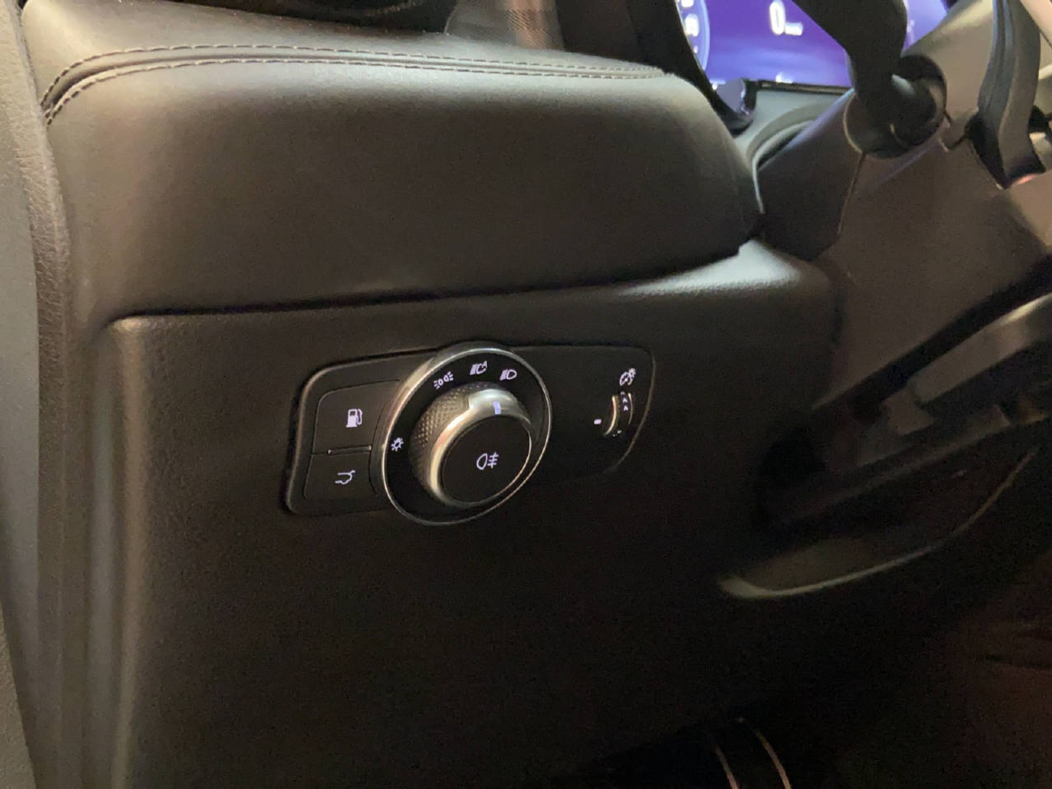 listing desktop thumbnail image 12