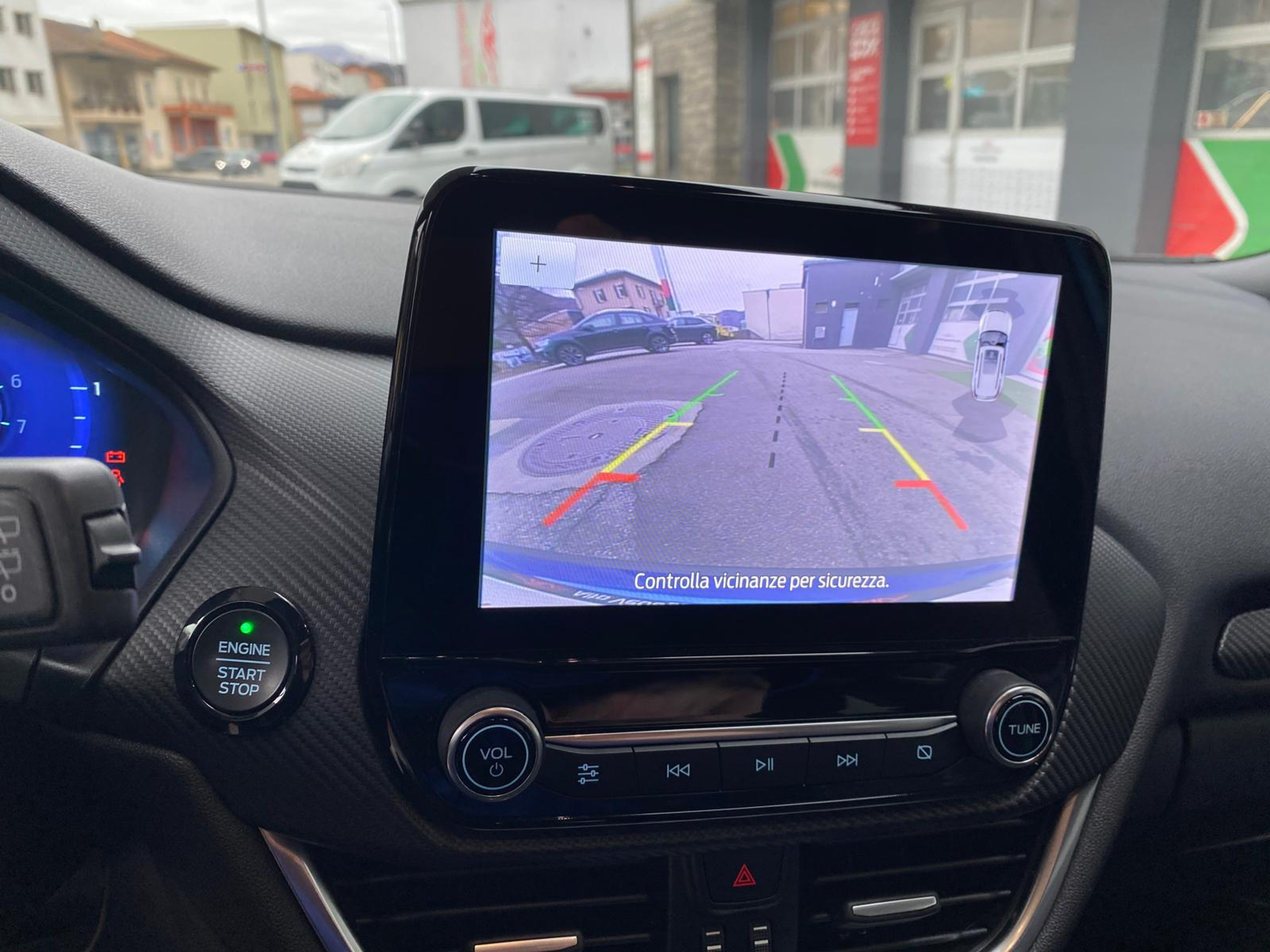 listing desktop thumbnail image 10