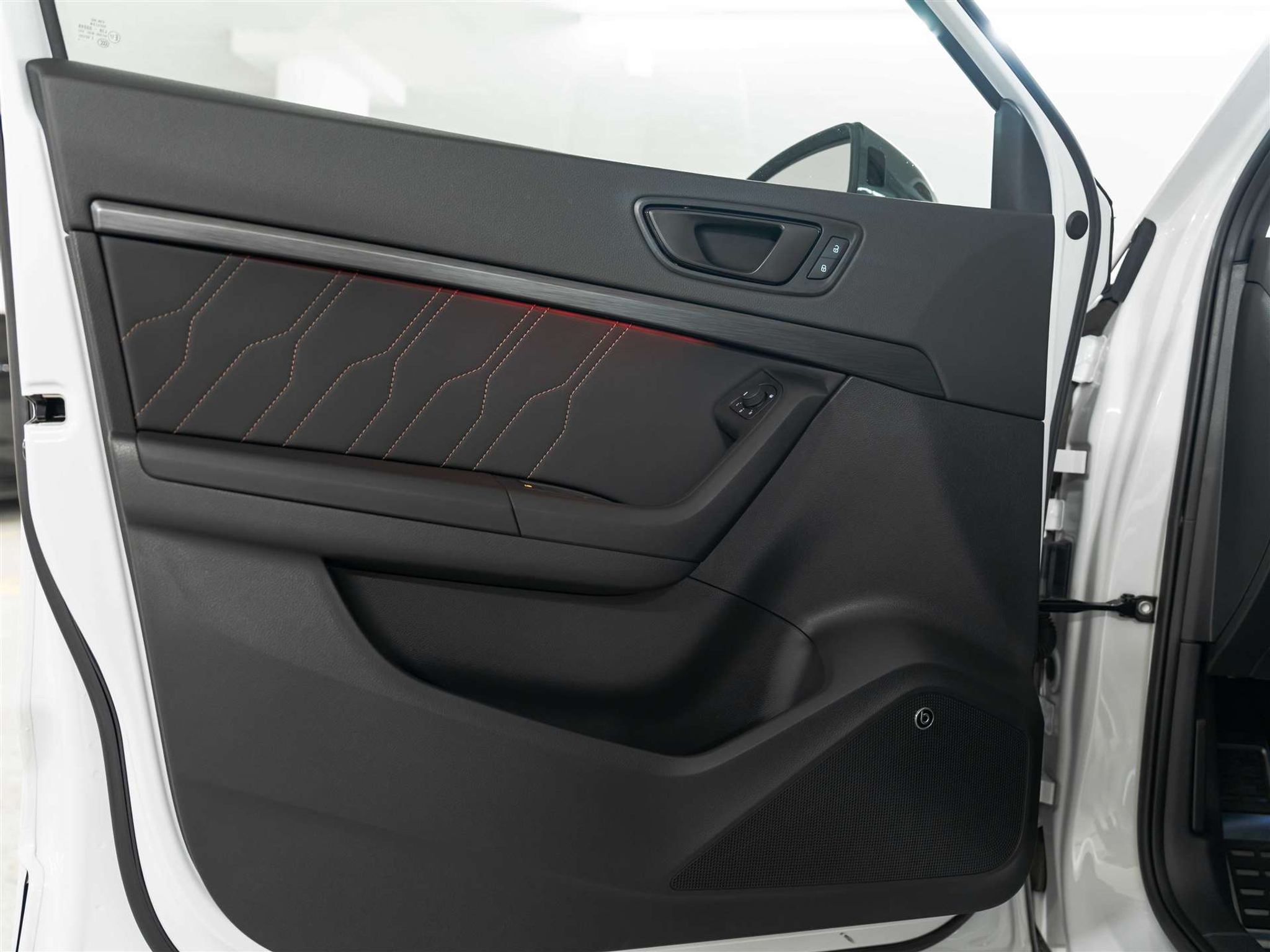 listing desktop thumbnail image 23