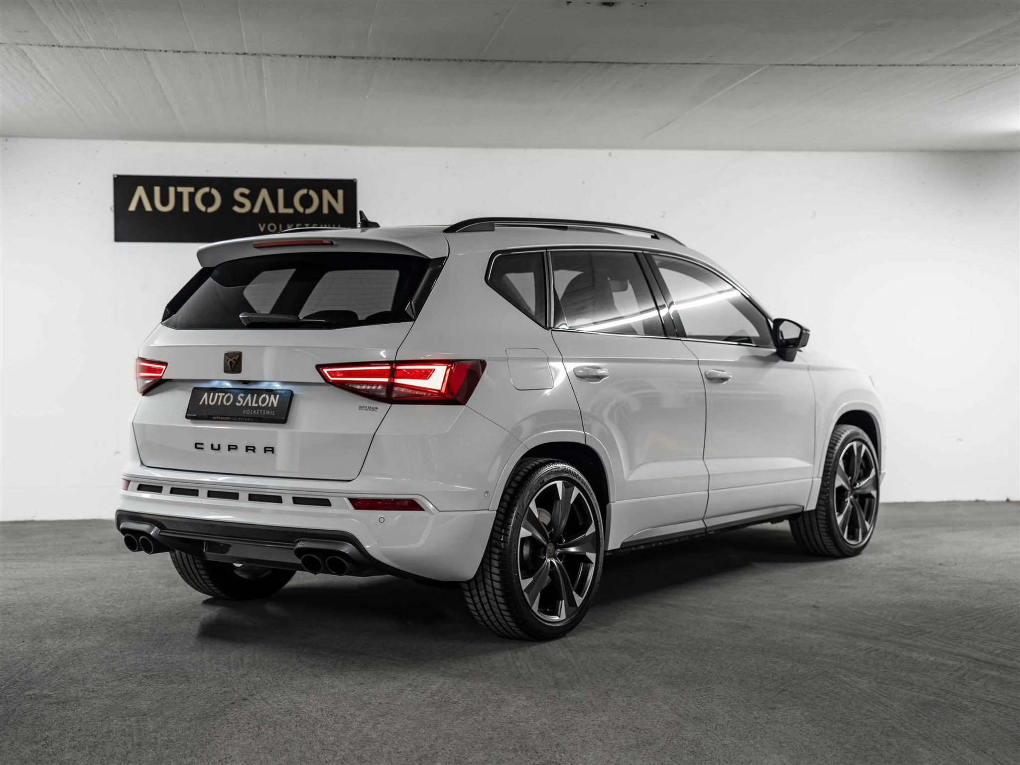 listing desktop thumbnail image 4