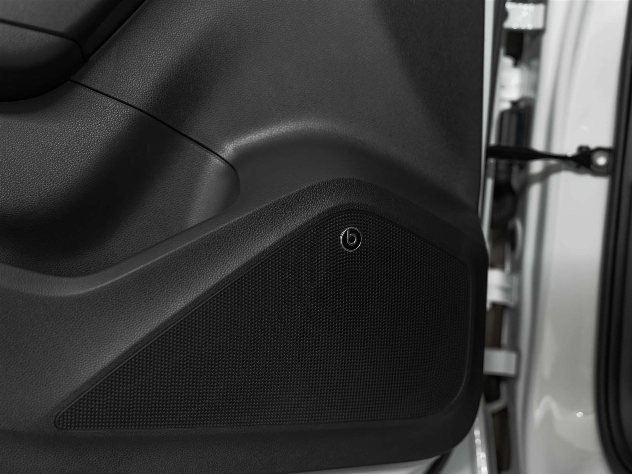 listing desktop thumbnail image 24