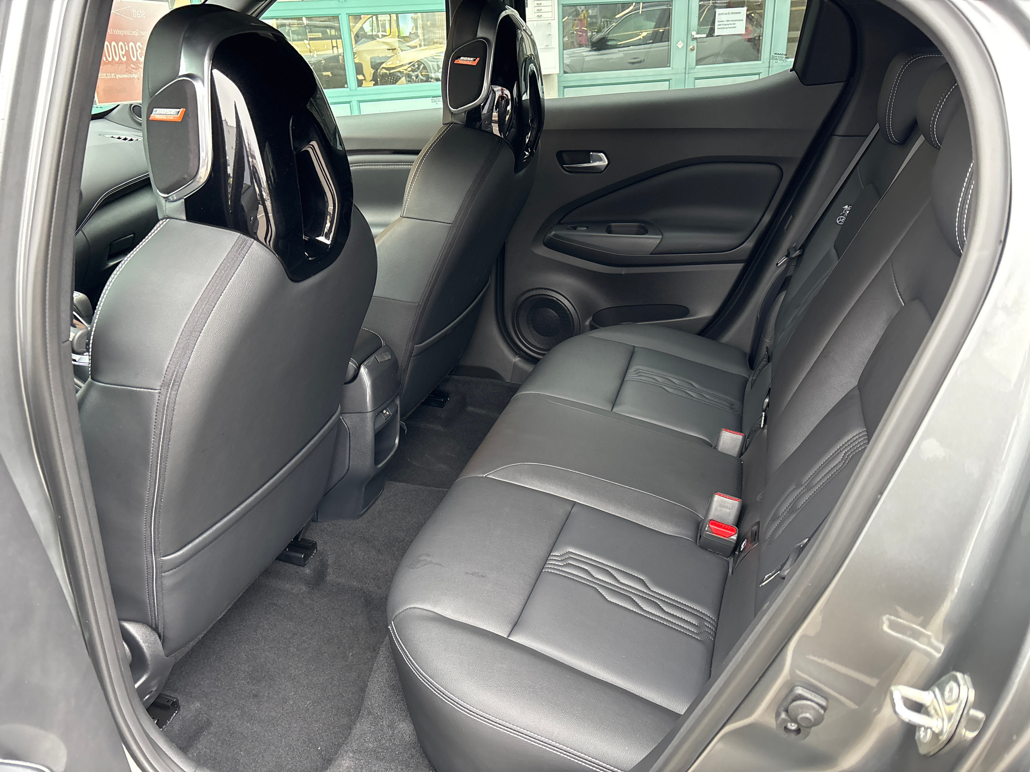 listing desktop thumbnail image 15