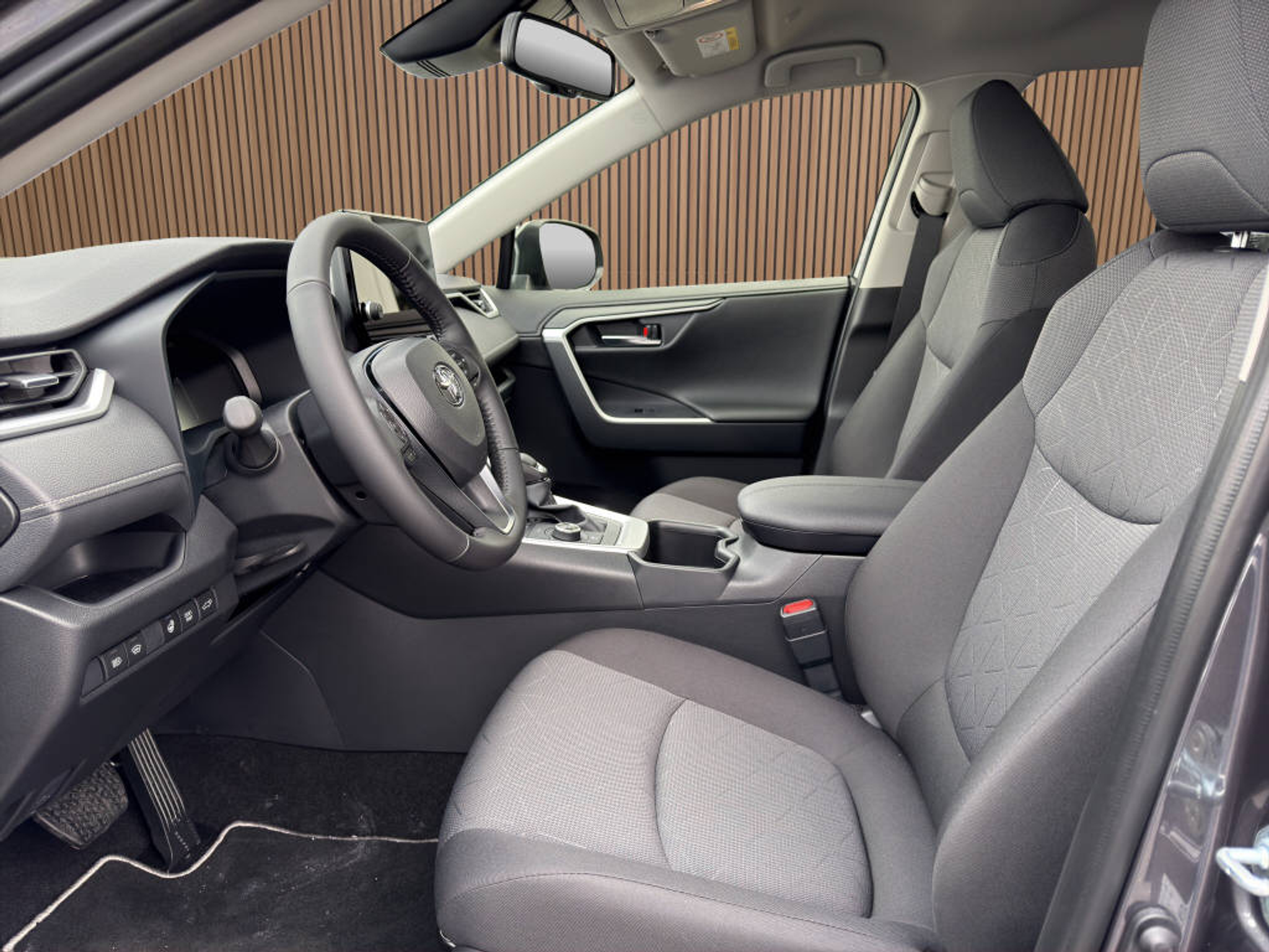 listing desktop thumbnail image 8