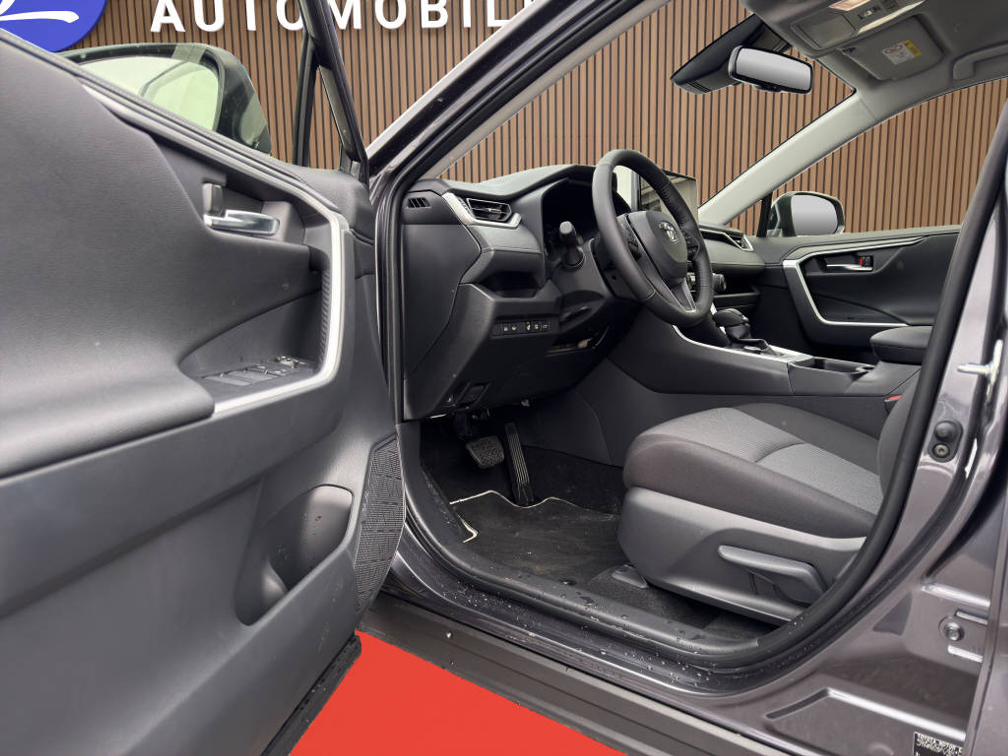 listing desktop thumbnail image 21