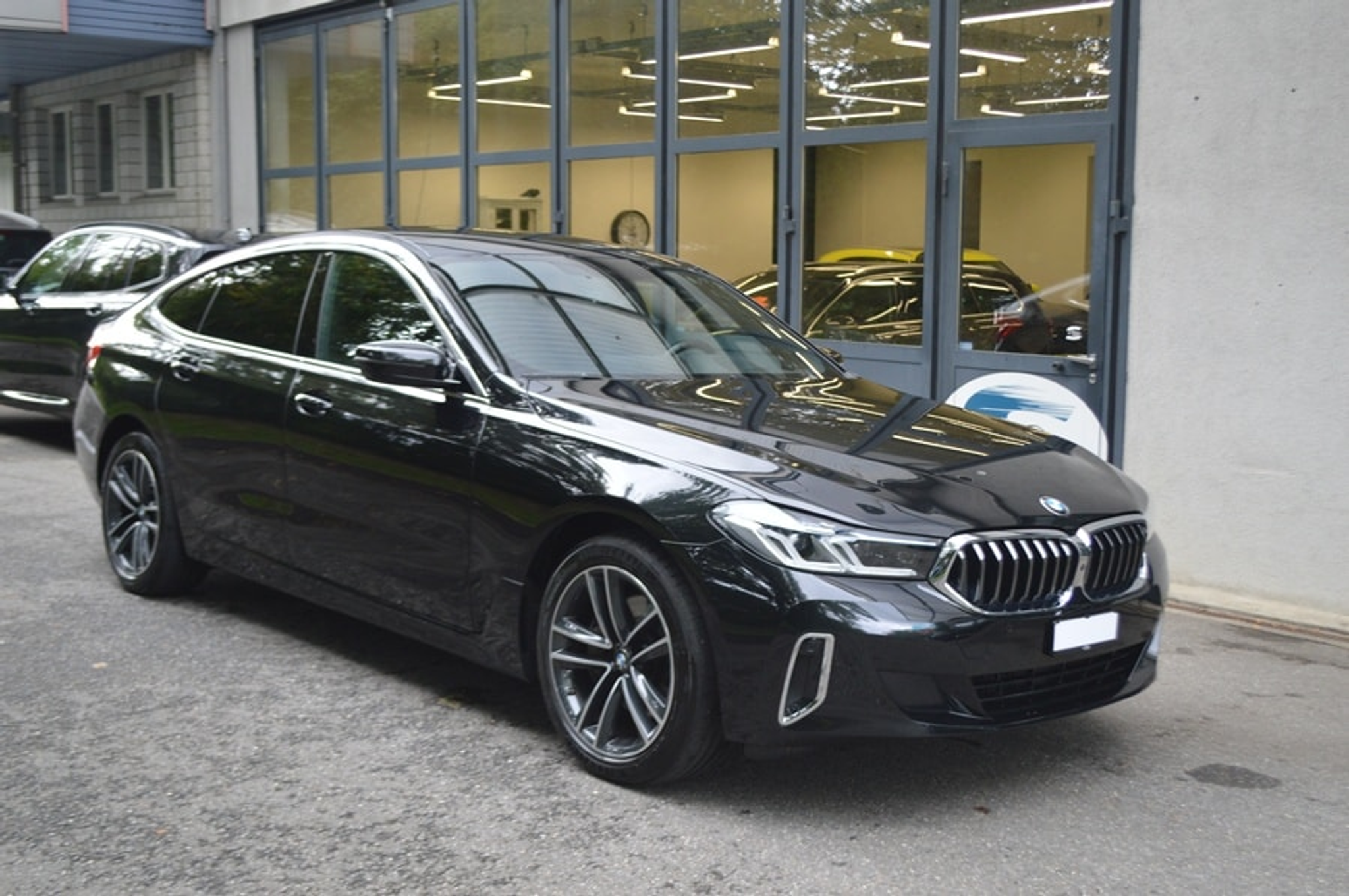 listing desktop thumbnail image 14