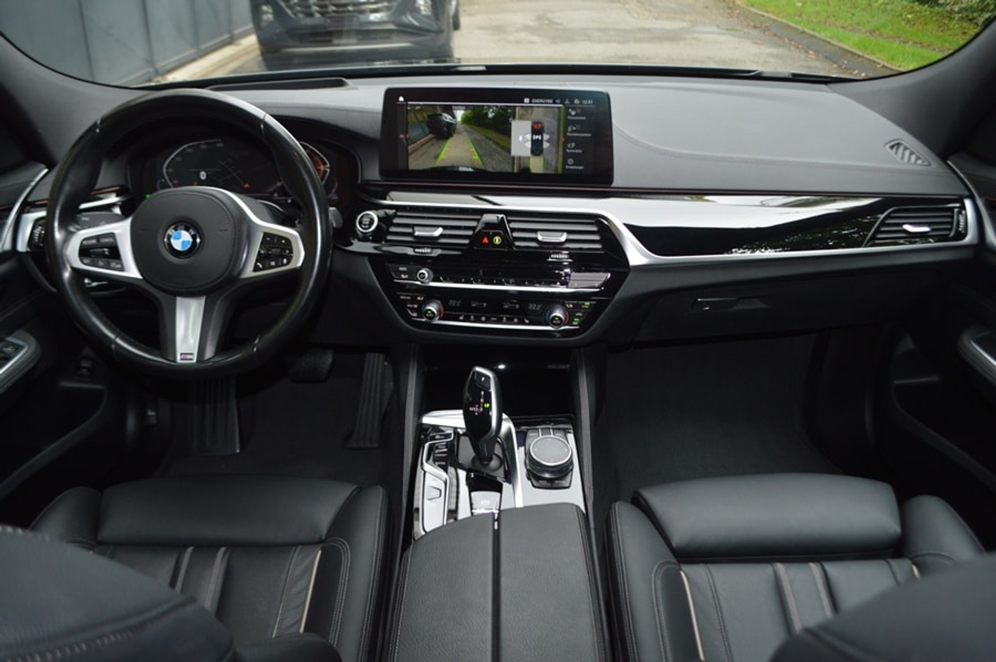 listing desktop thumbnail image 10