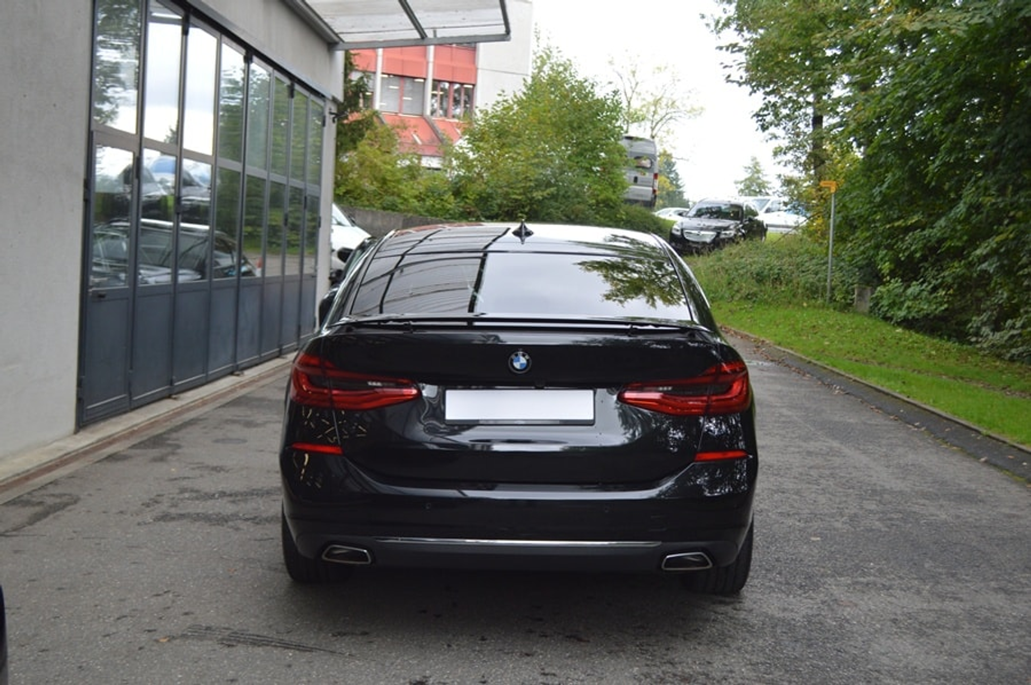 listing desktop thumbnail image 12