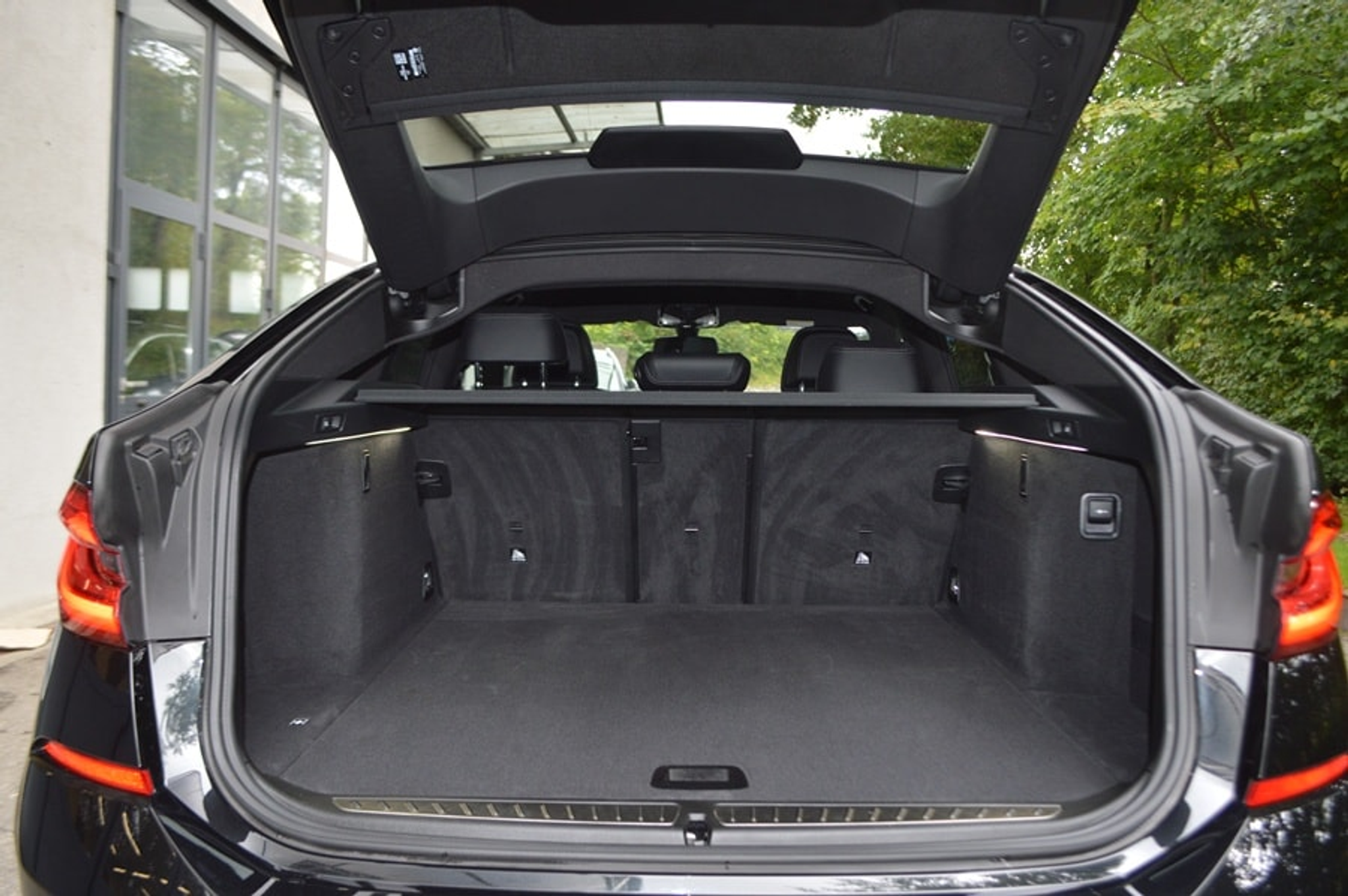 listing desktop thumbnail image 11