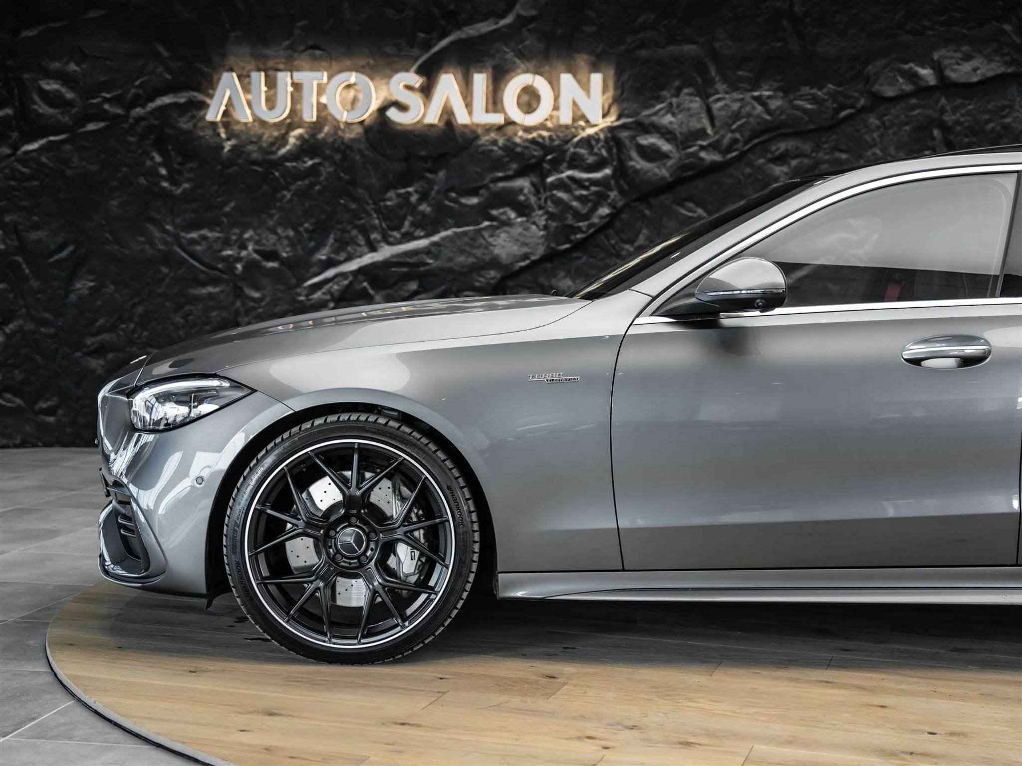 listing desktop thumbnail image 19