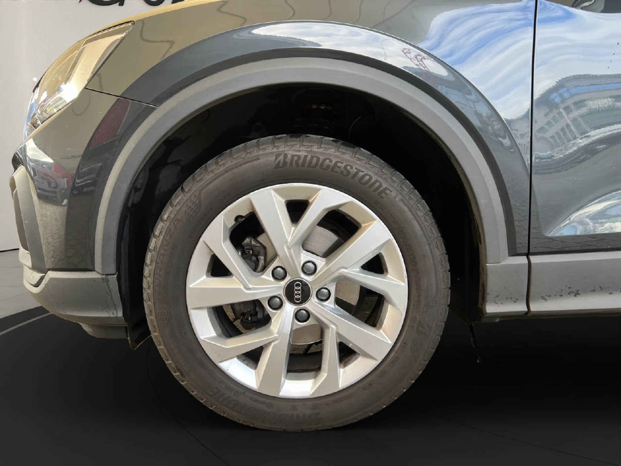 listing desktop thumbnail image 8