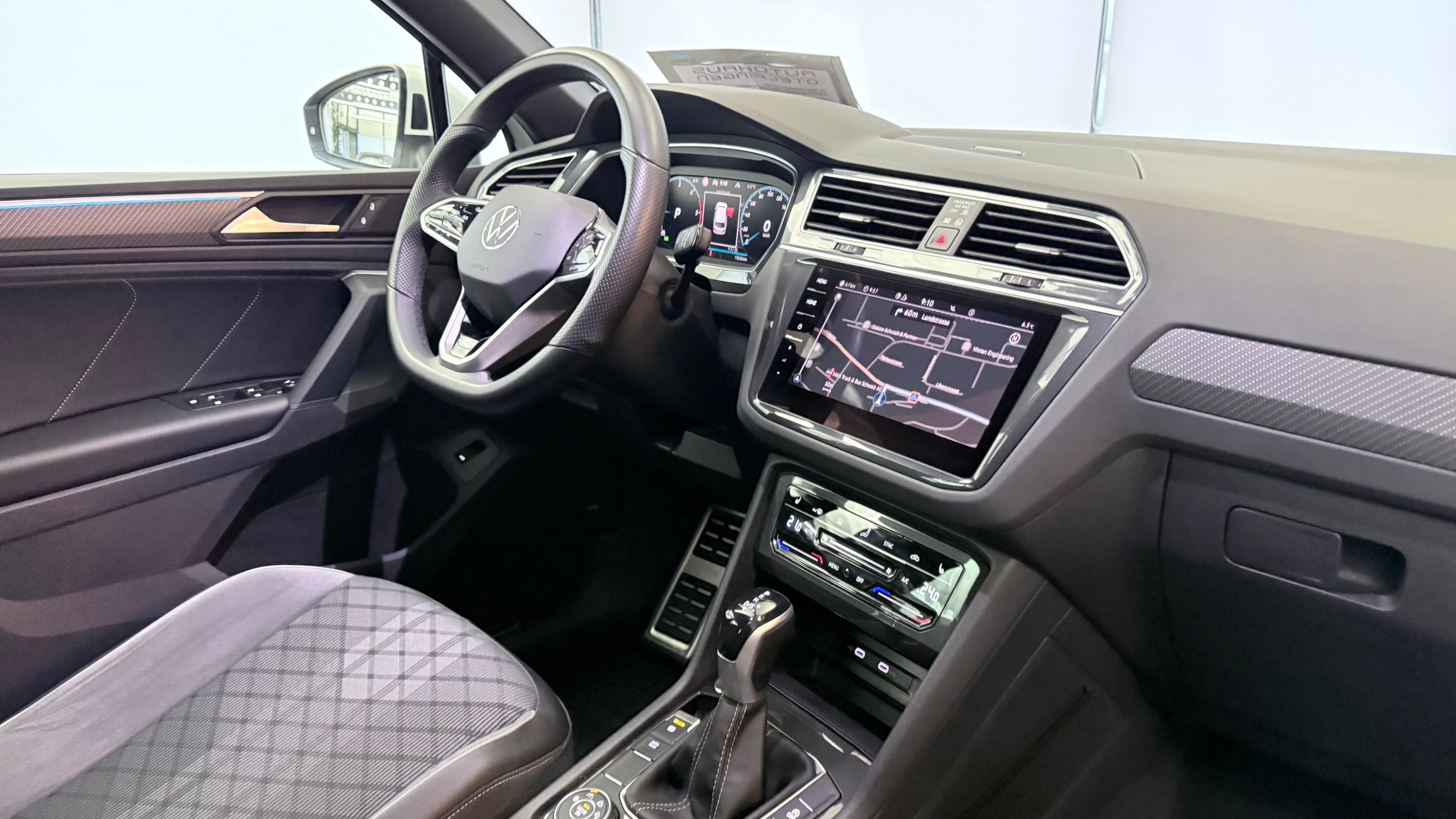 listing desktop thumbnail image 17