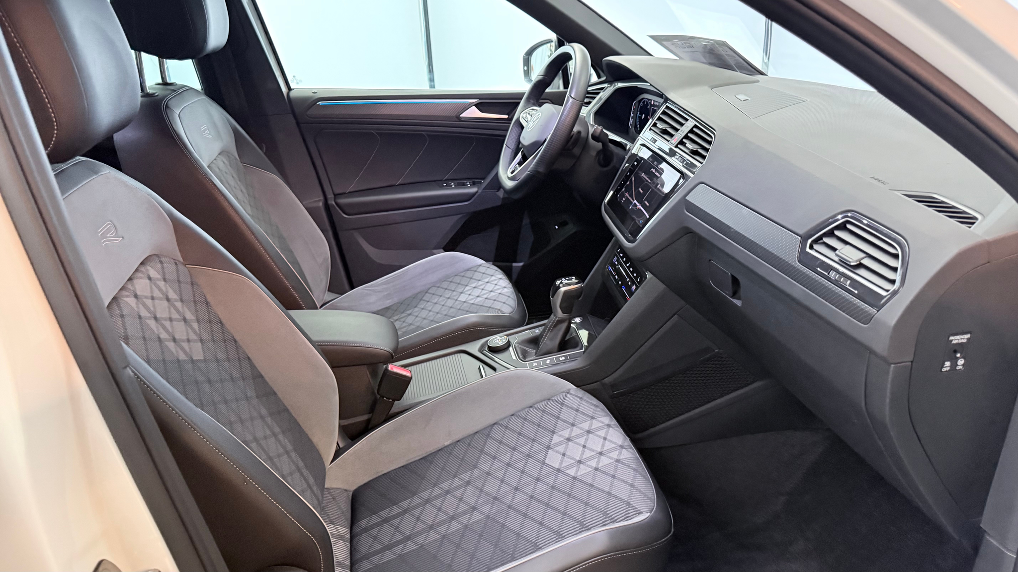 listing desktop thumbnail image 14