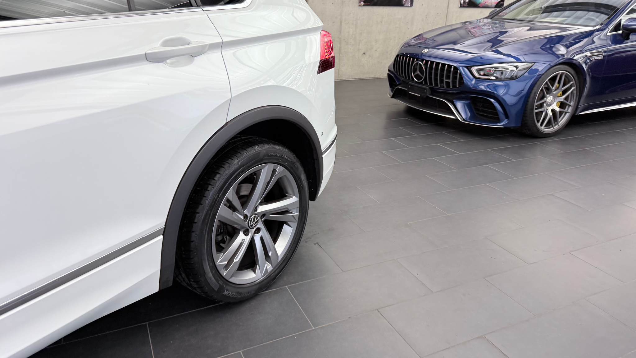 listing desktop thumbnail image 2