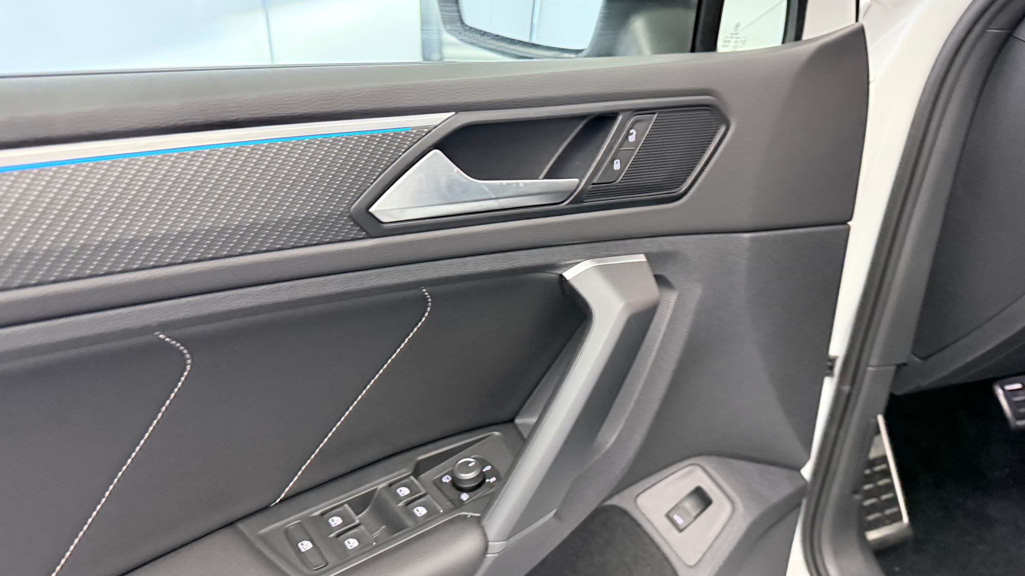 listing desktop thumbnail image 8