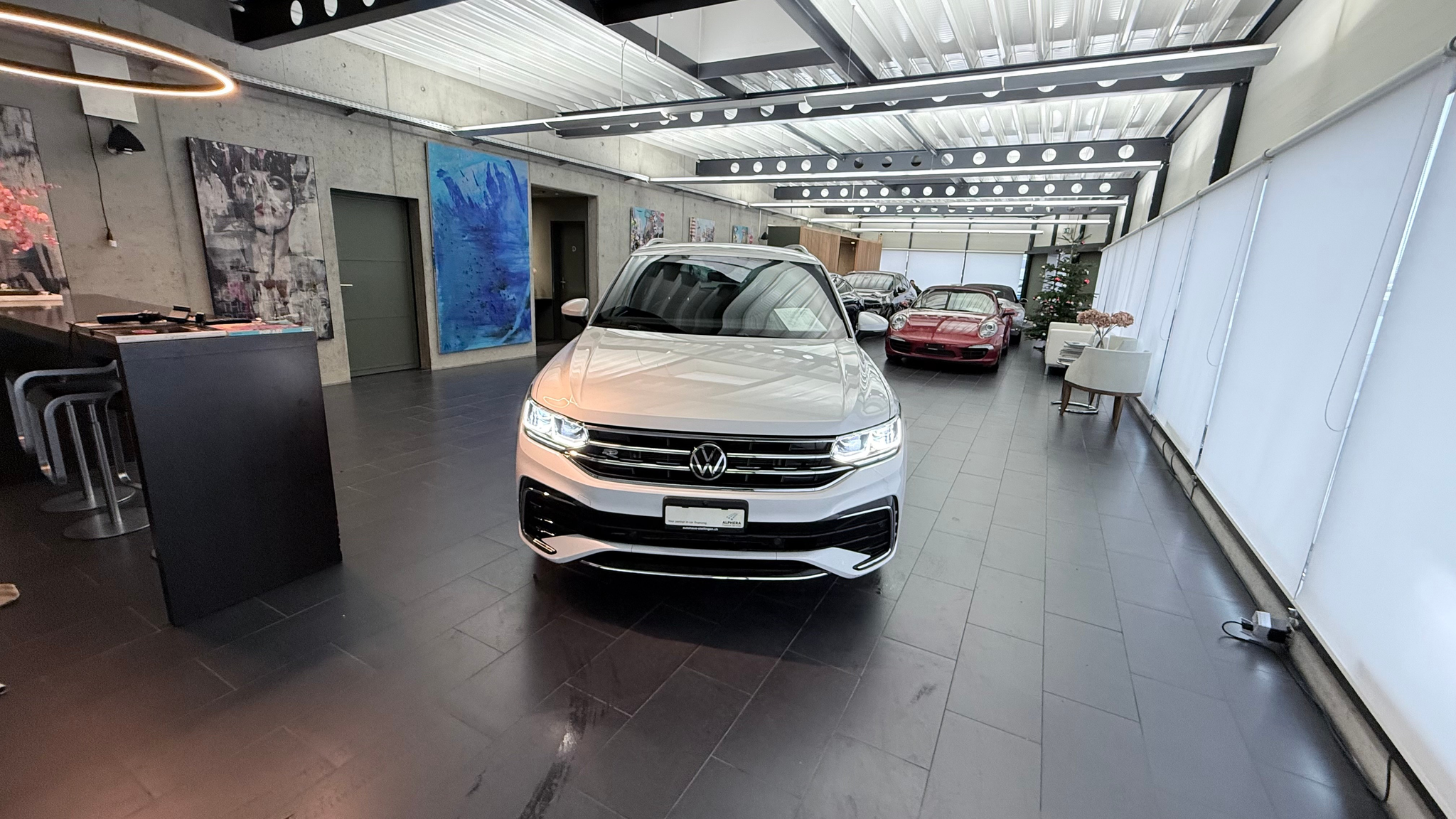 listing desktop thumbnail image 4