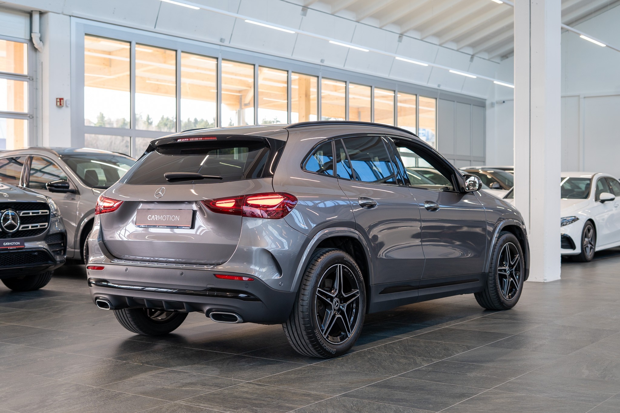 listing desktop thumbnail image 5