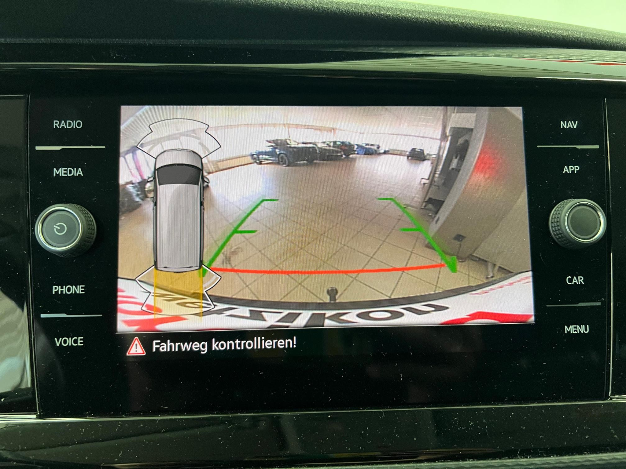 listing desktop thumbnail image 12