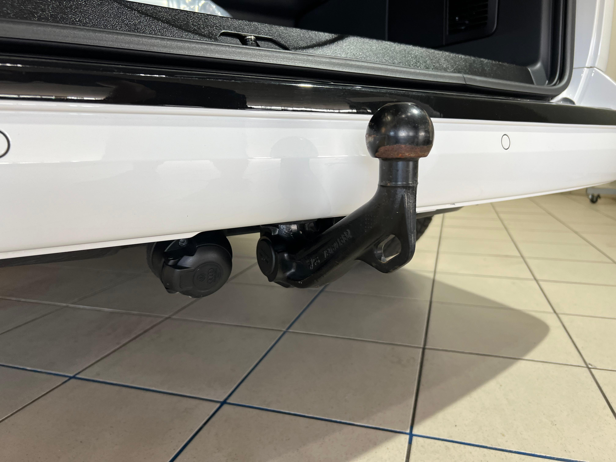 listing desktop thumbnail image 4