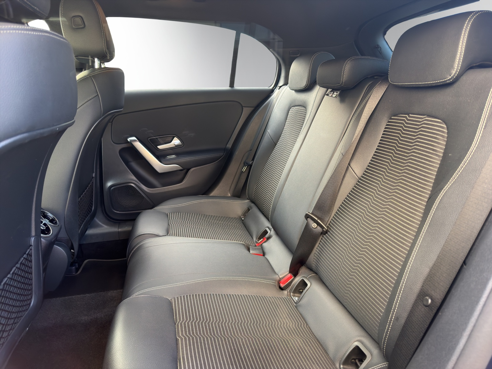 listing desktop thumbnail image 7