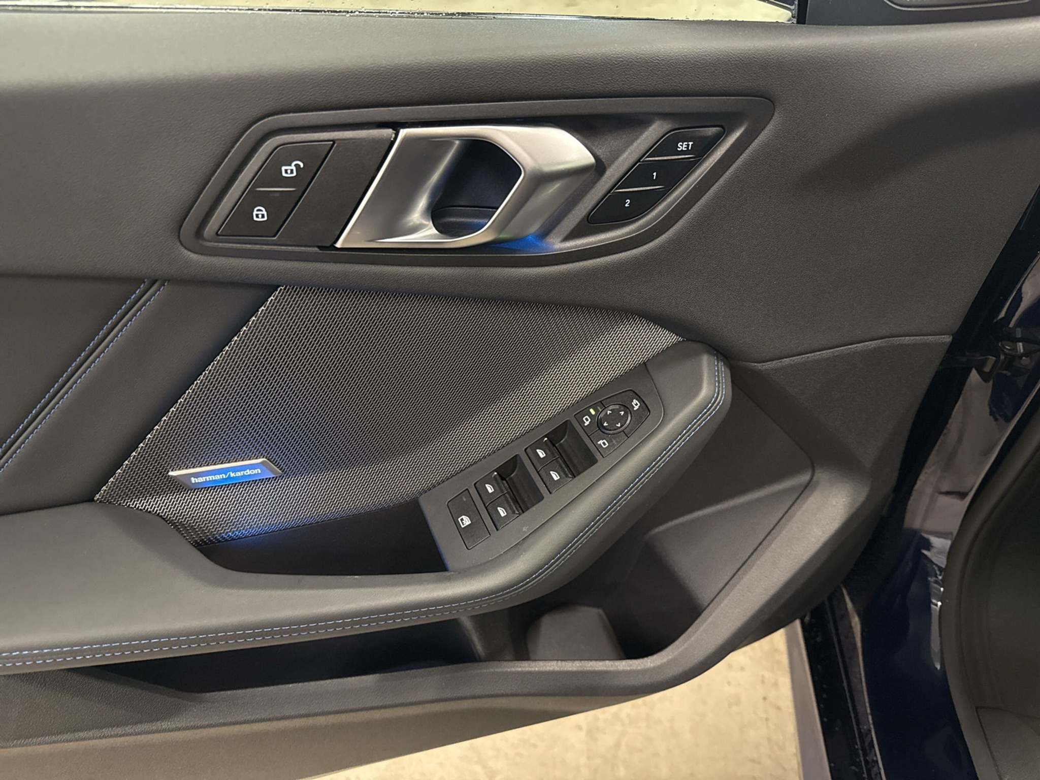 listing desktop thumbnail image 16