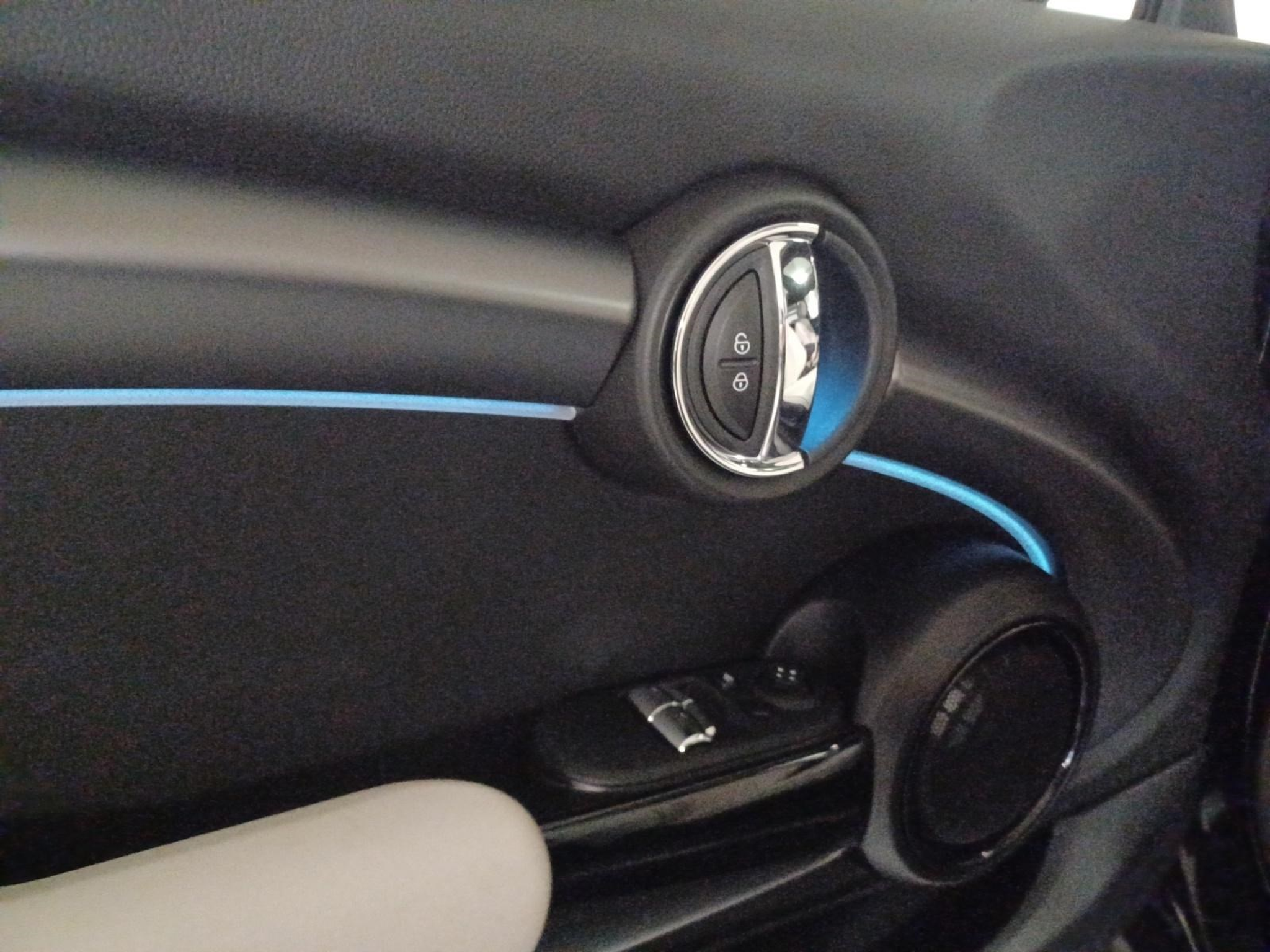 listing desktop thumbnail image 5