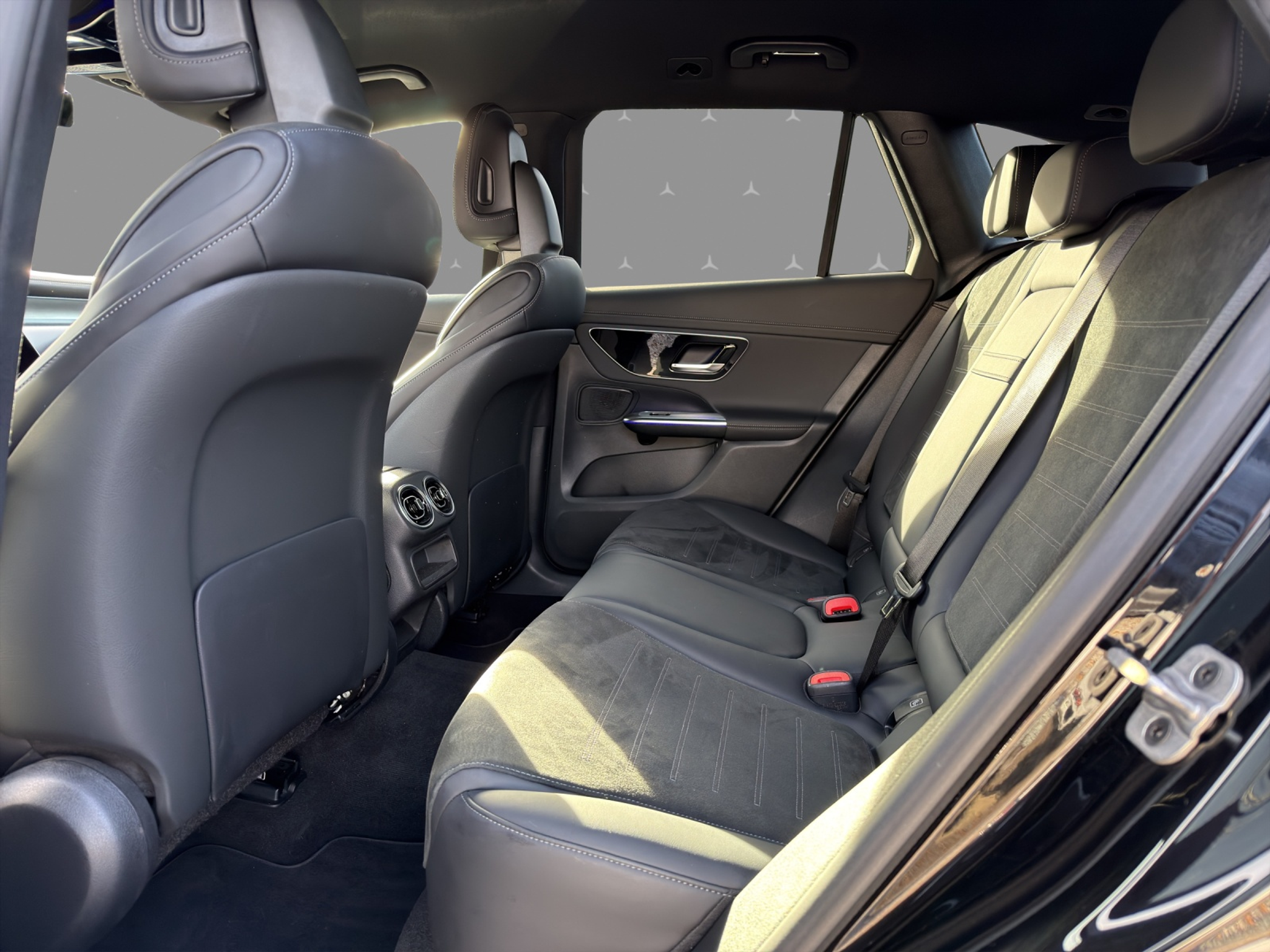 listing desktop thumbnail image 8