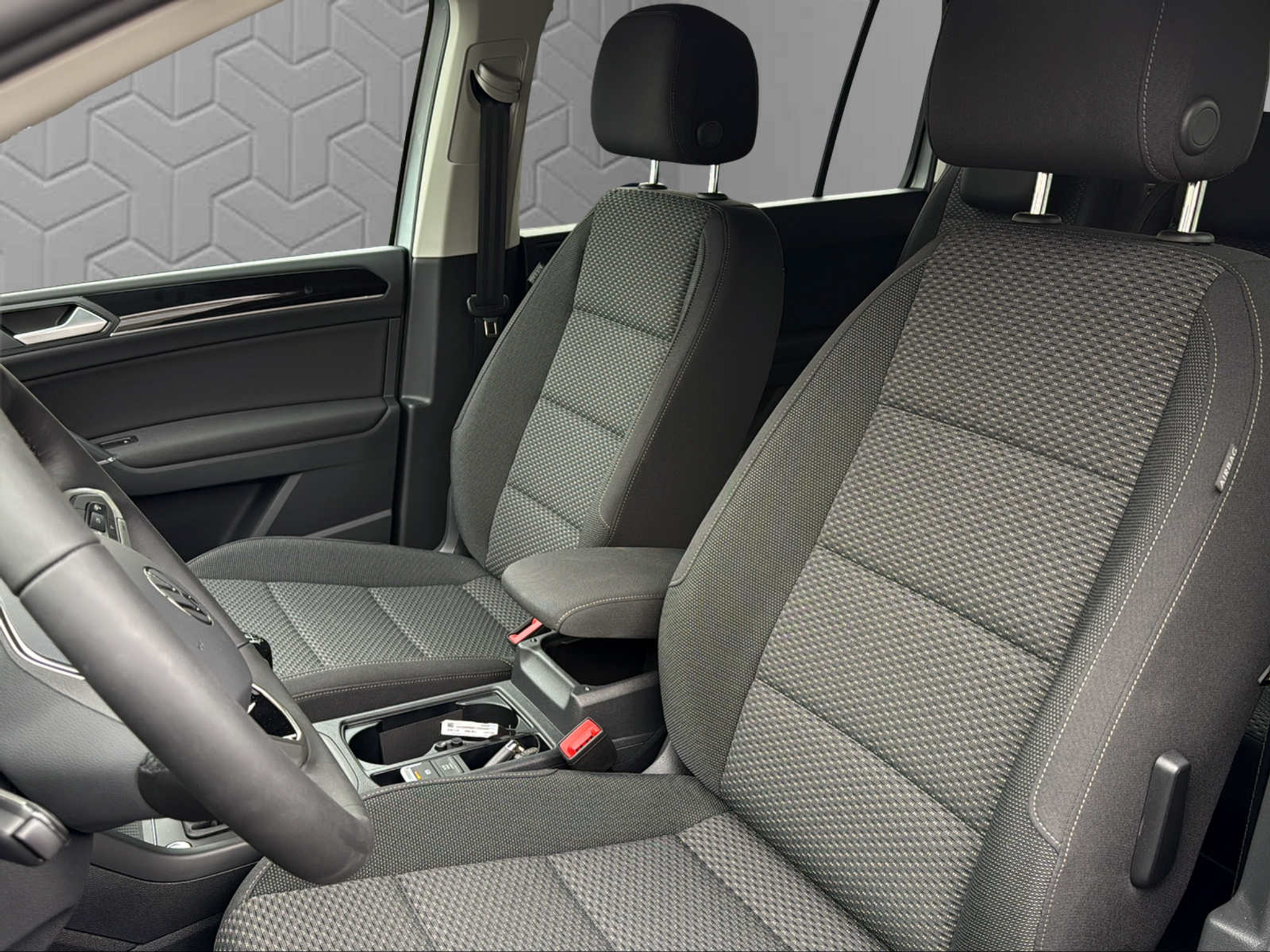 listing desktop thumbnail image 6