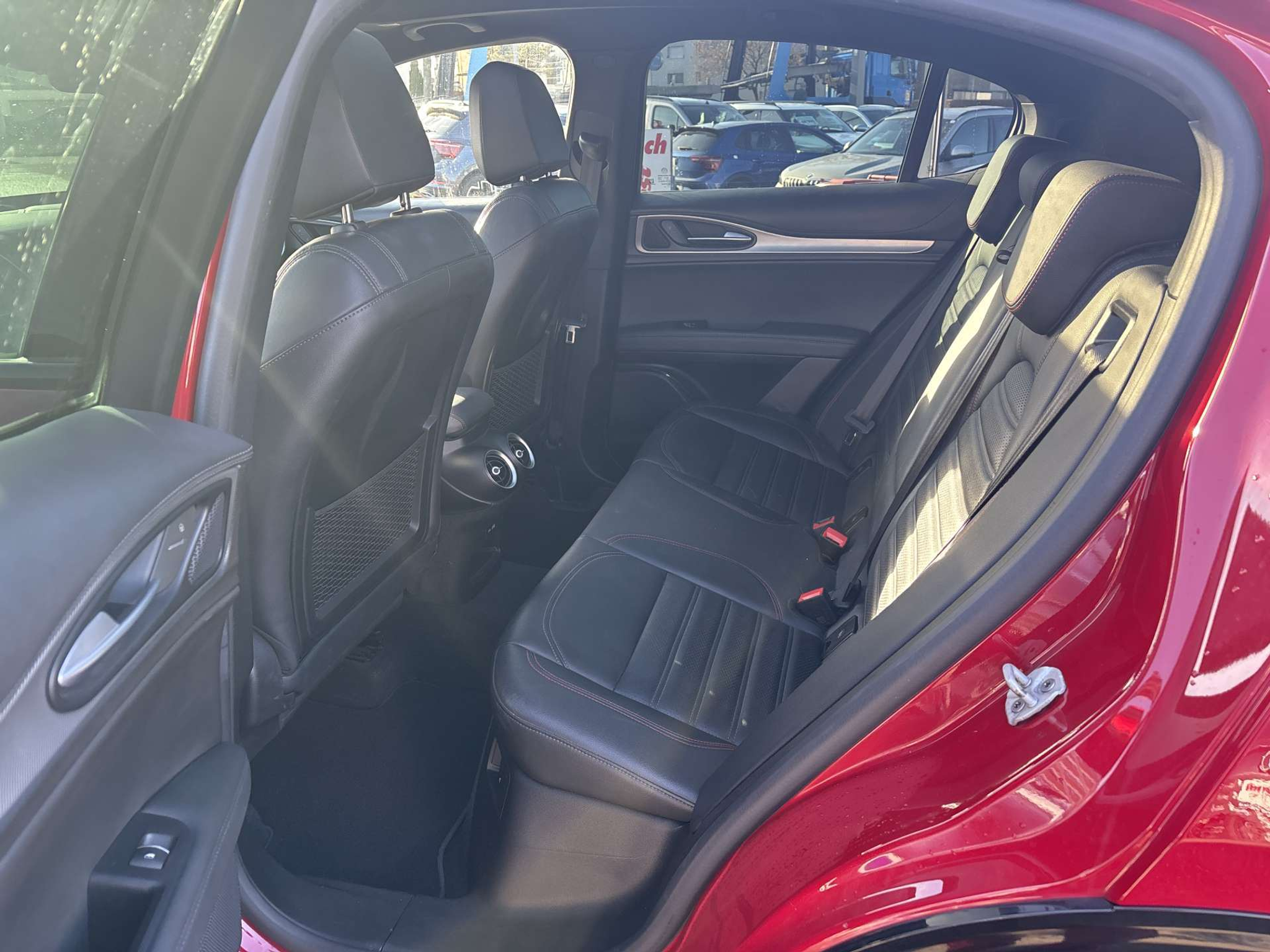 listing desktop thumbnail image 6