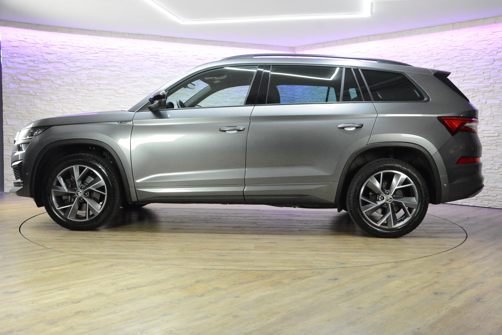 listing desktop thumbnail image 2