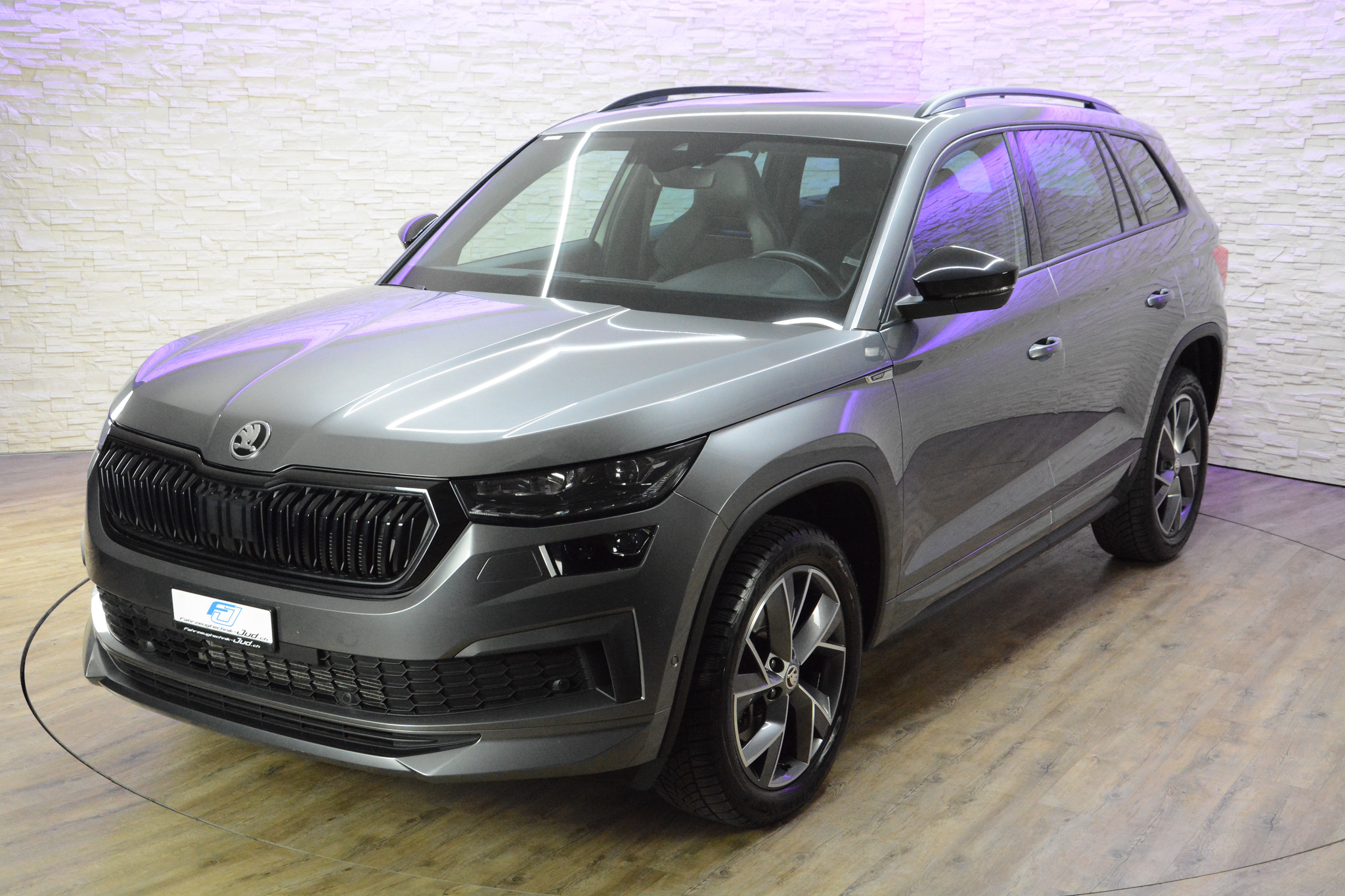 listing desktop thumbnail image 6