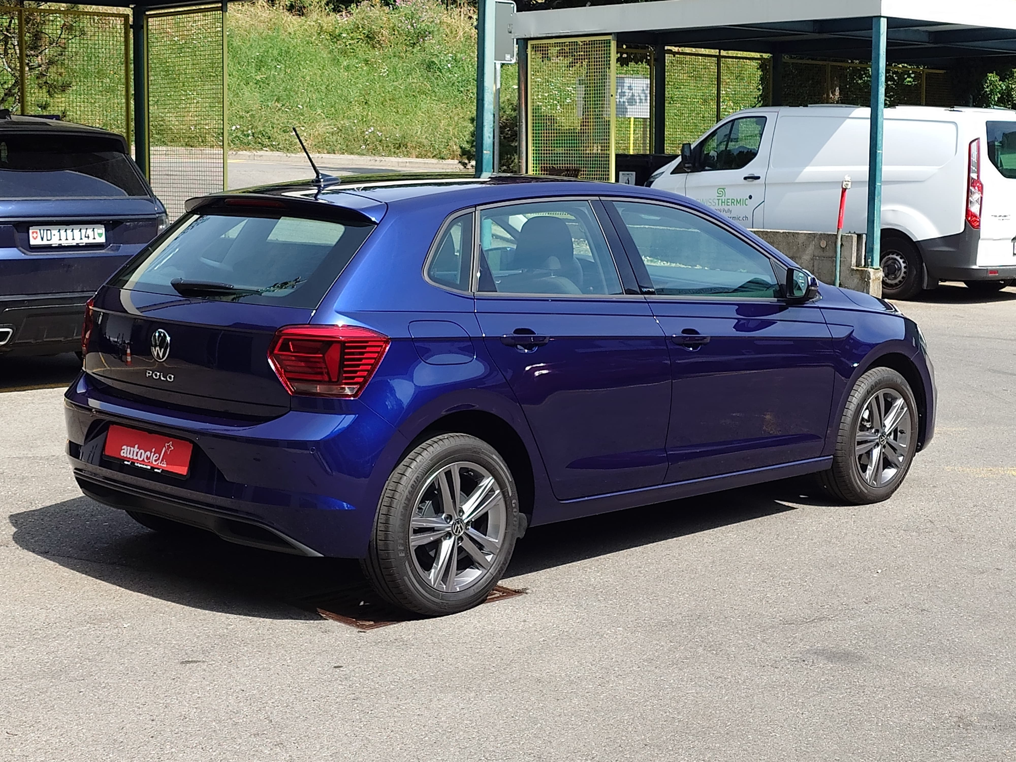 listing desktop thumbnail image 4