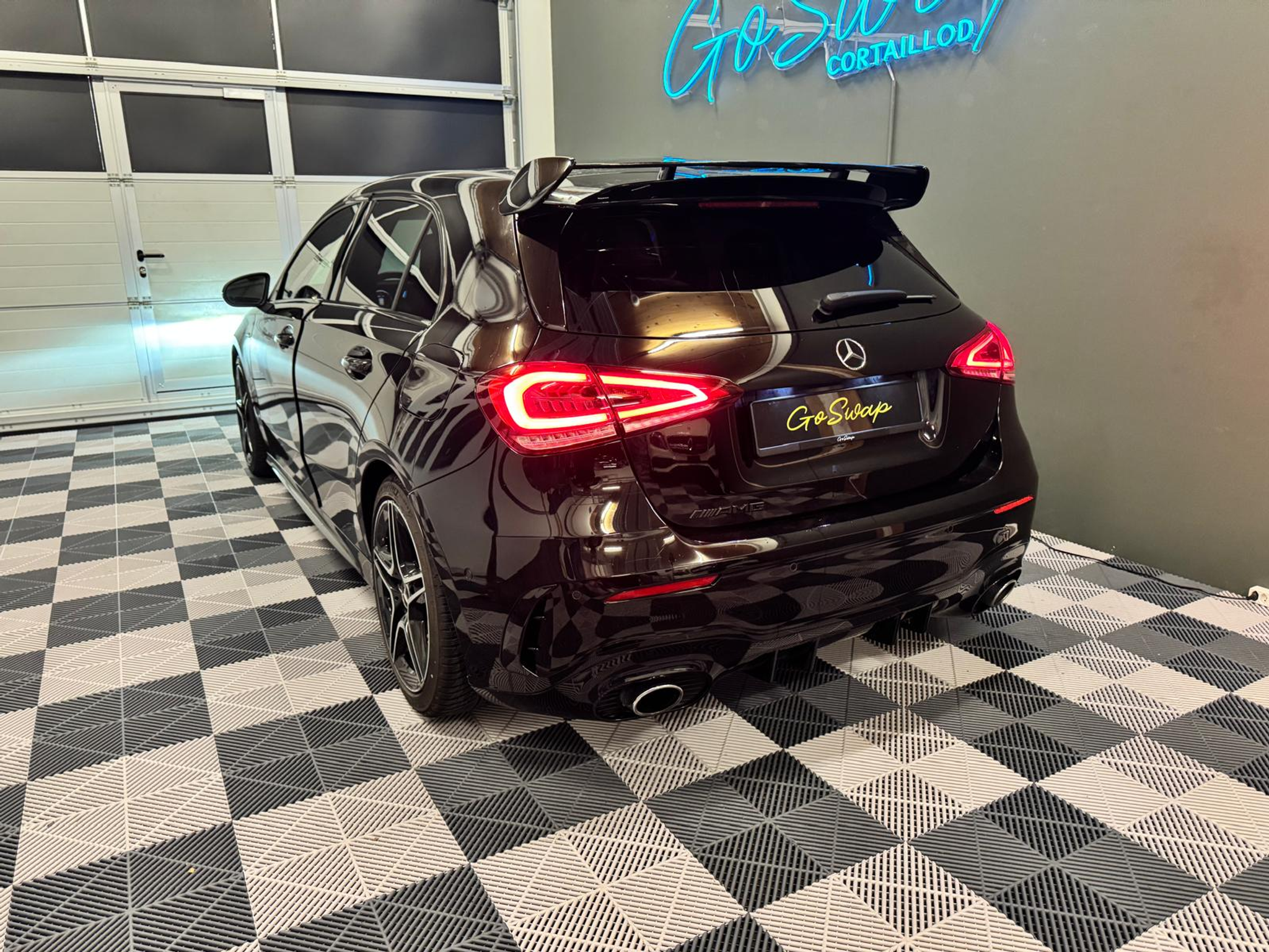 listing desktop thumbnail image 3