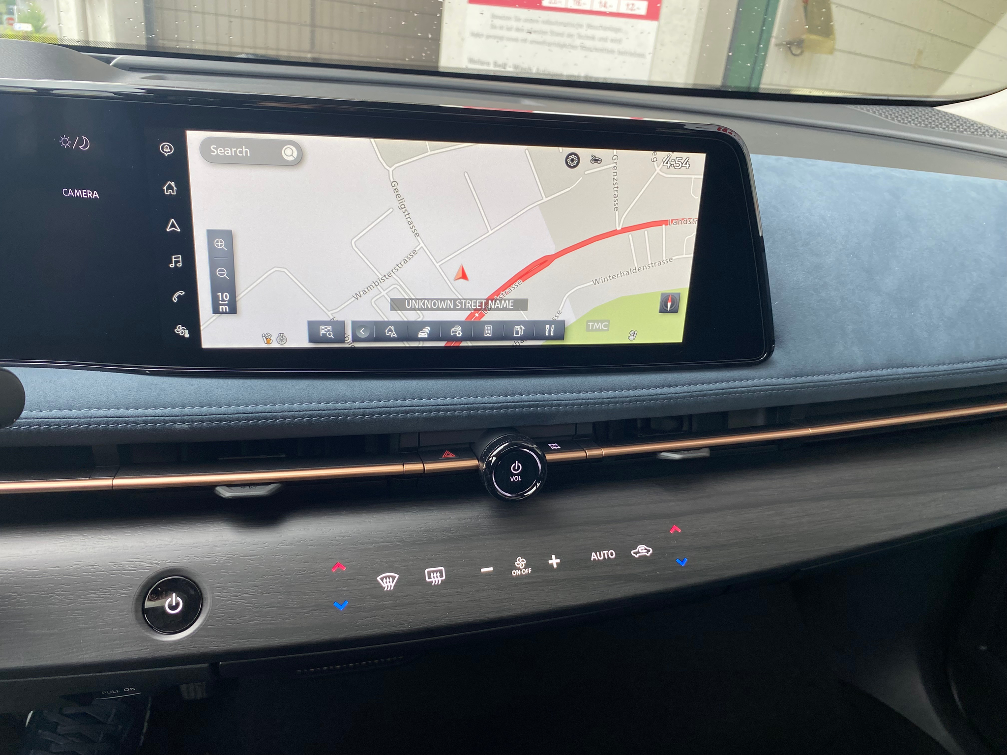 listing desktop thumbnail image 12