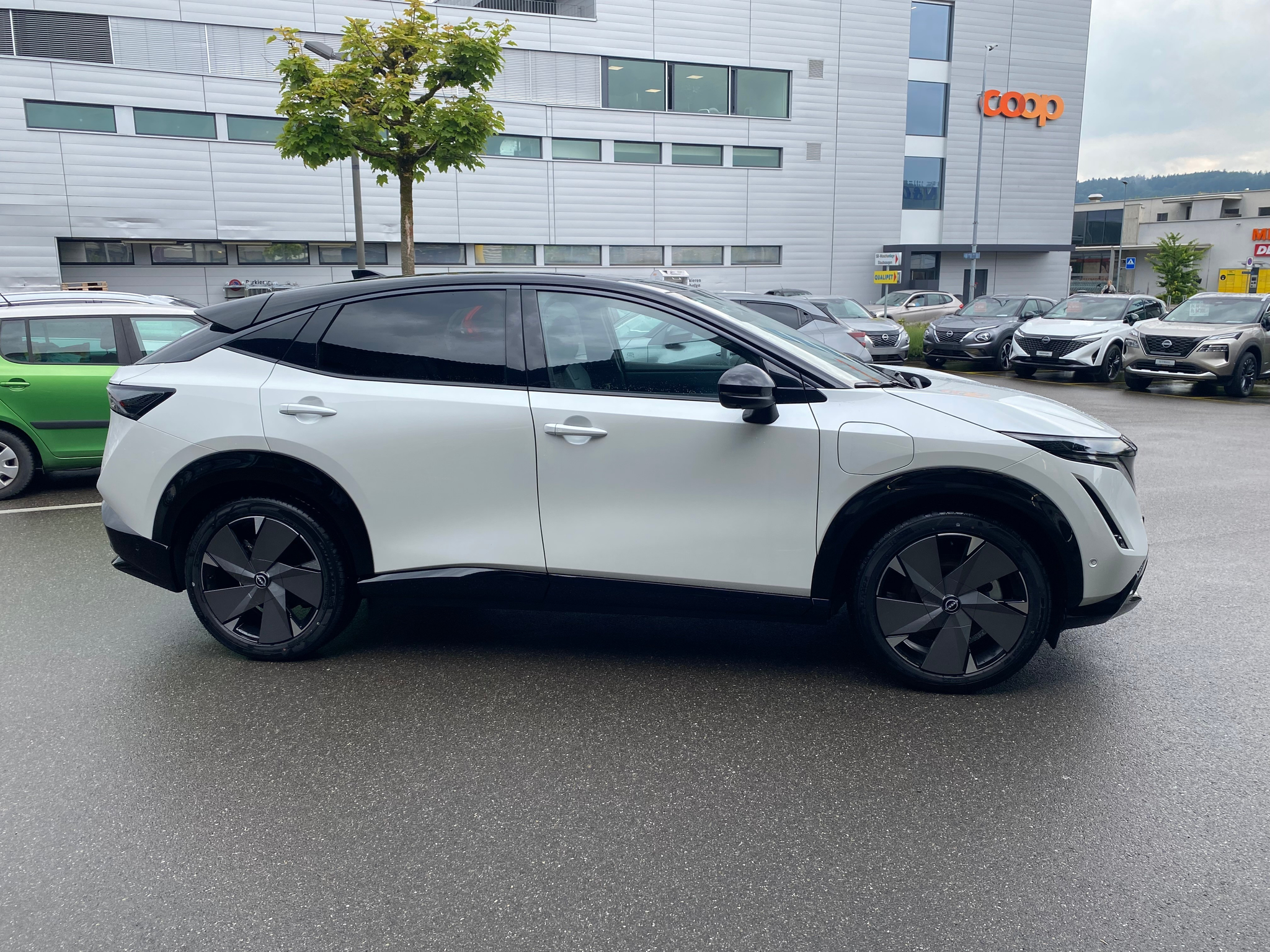 listing desktop thumbnail image 4