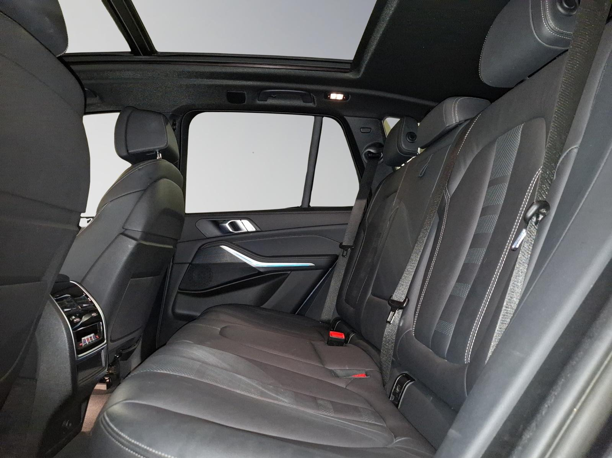 listing desktop thumbnail image 6