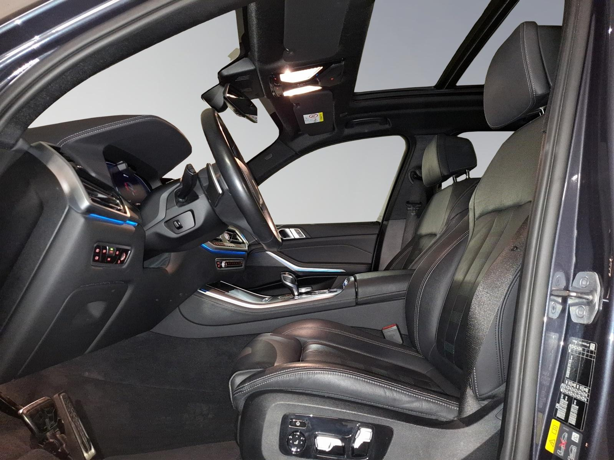 listing desktop thumbnail image 3