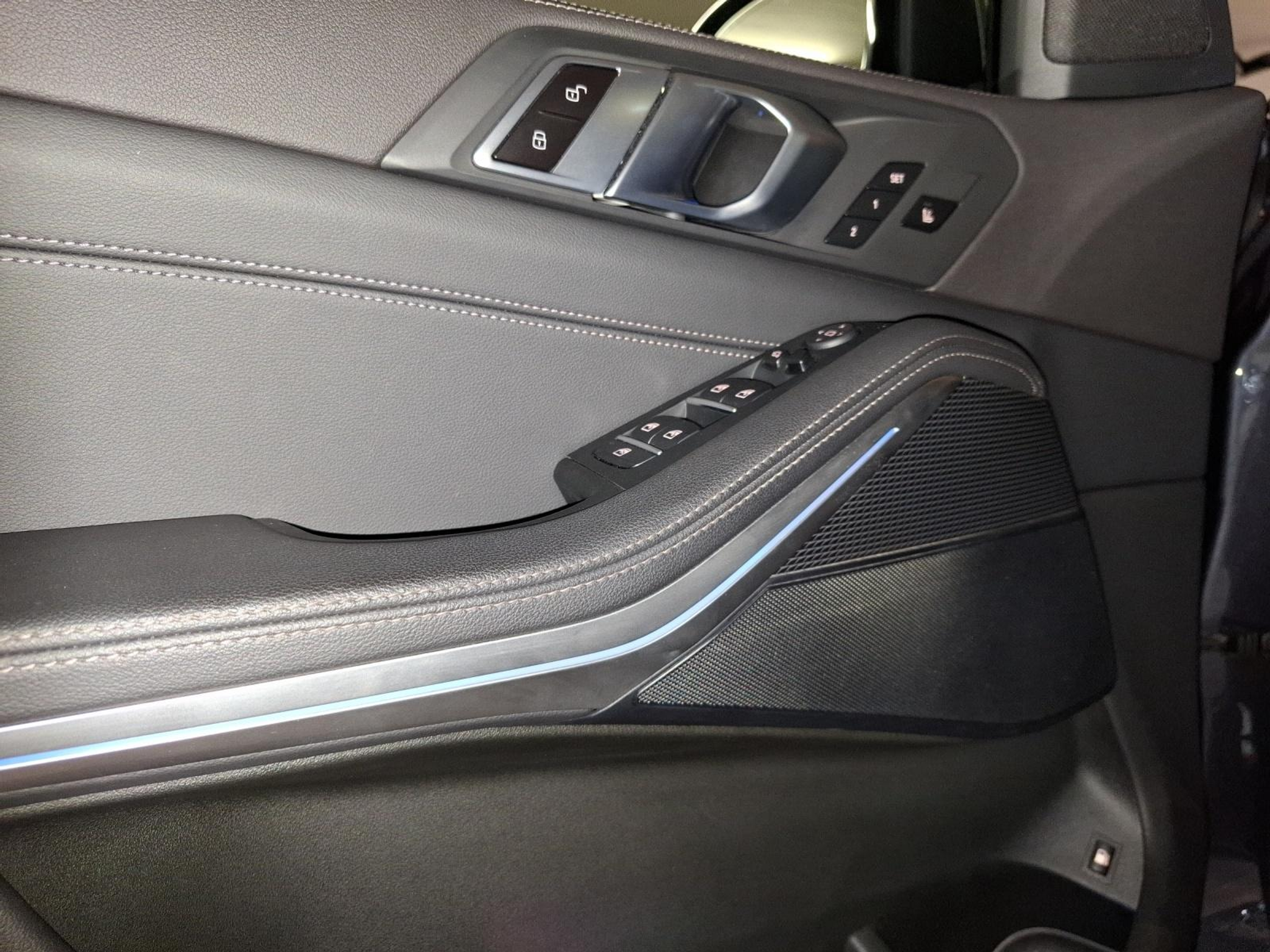 listing desktop thumbnail image 5