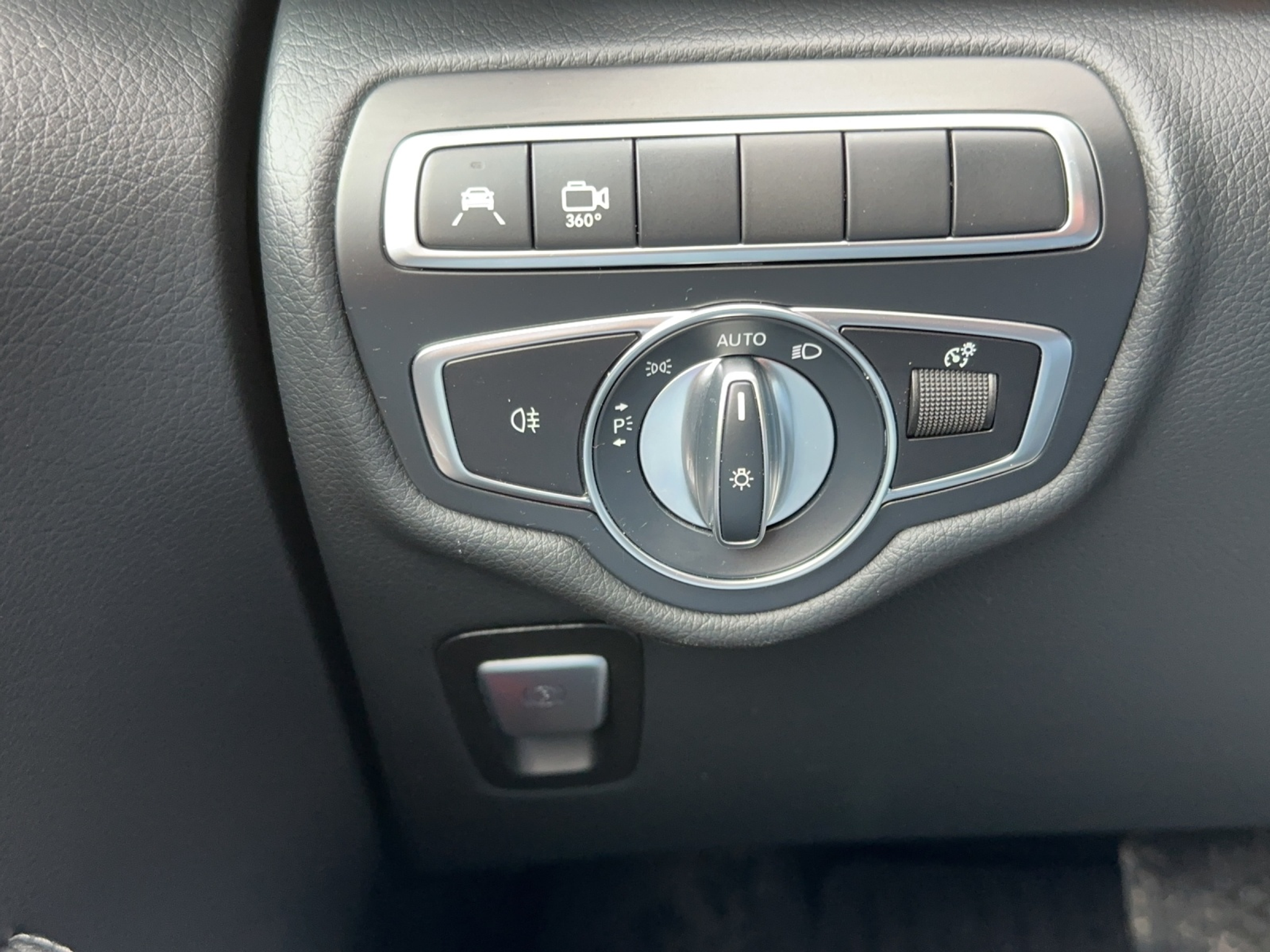 listing desktop thumbnail image 25