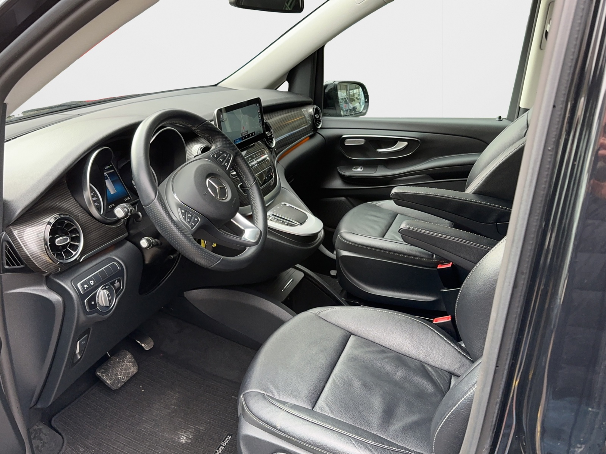 listing desktop thumbnail image 9