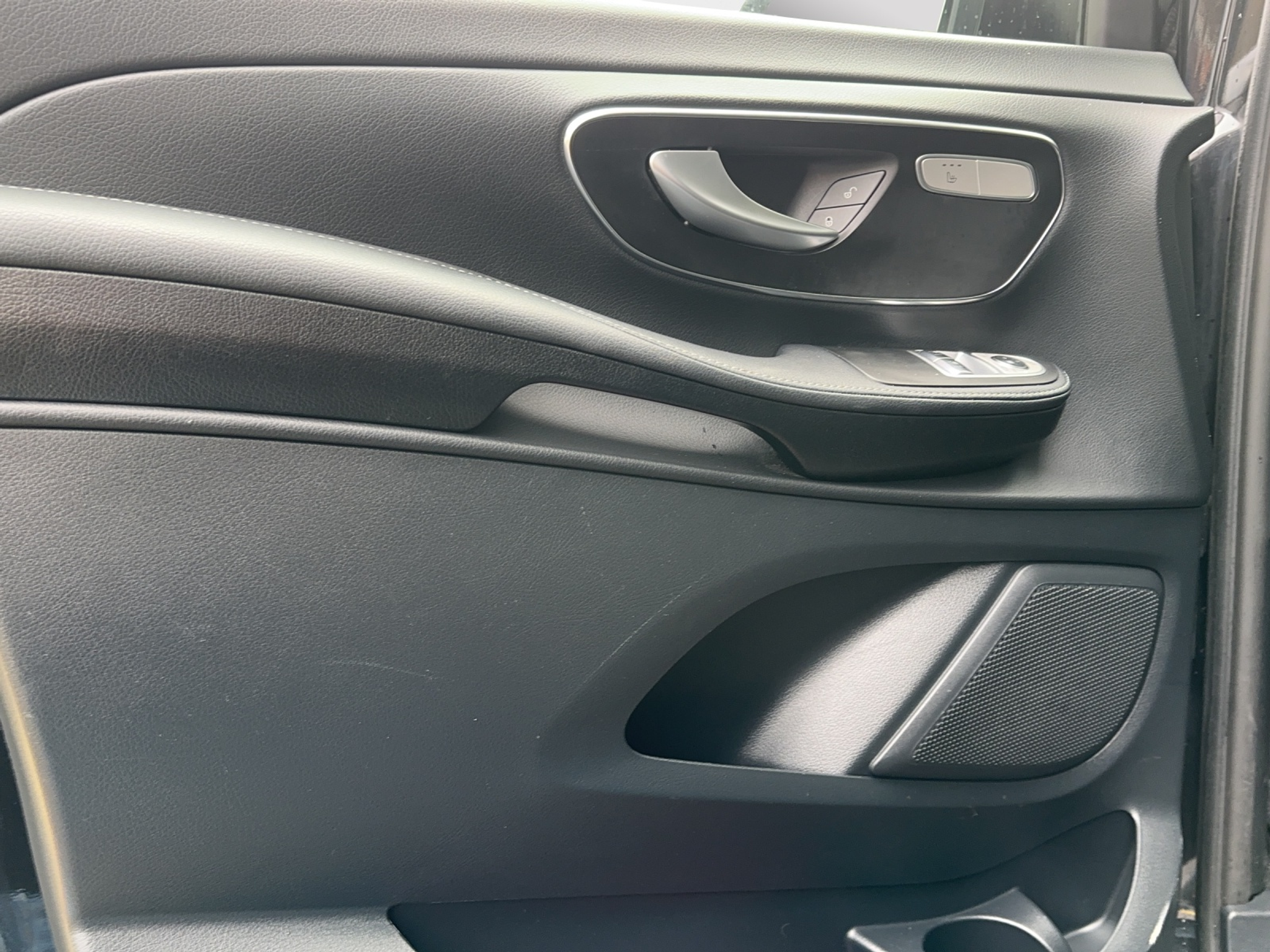 listing desktop thumbnail image 13