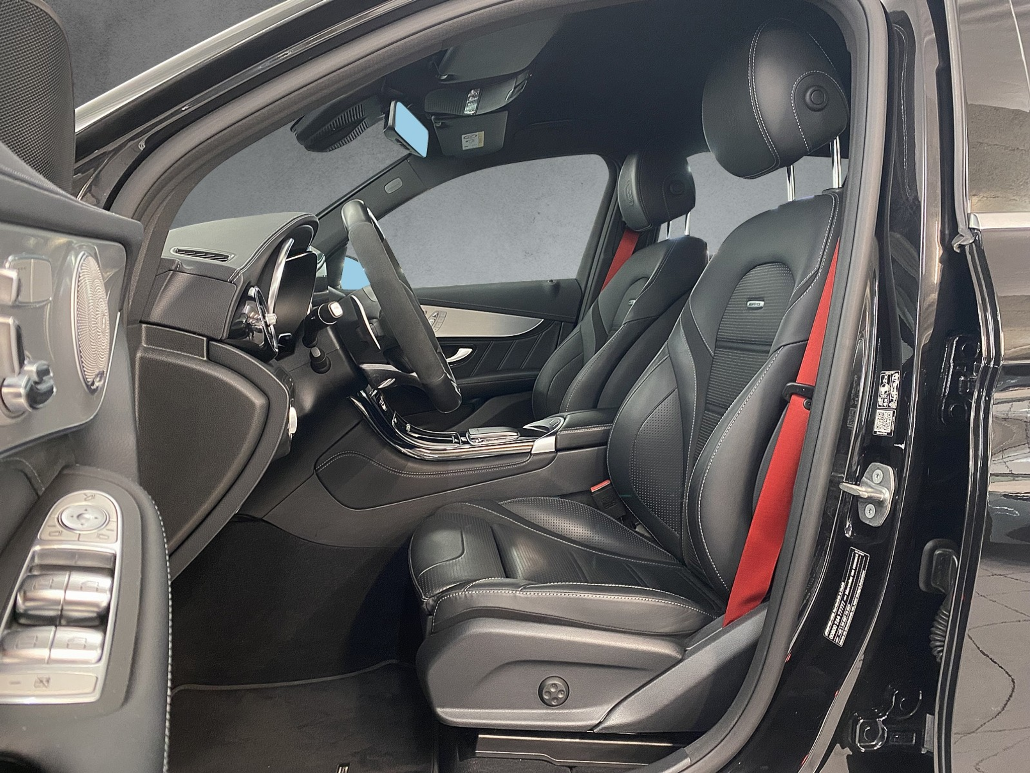 listing desktop thumbnail image 6