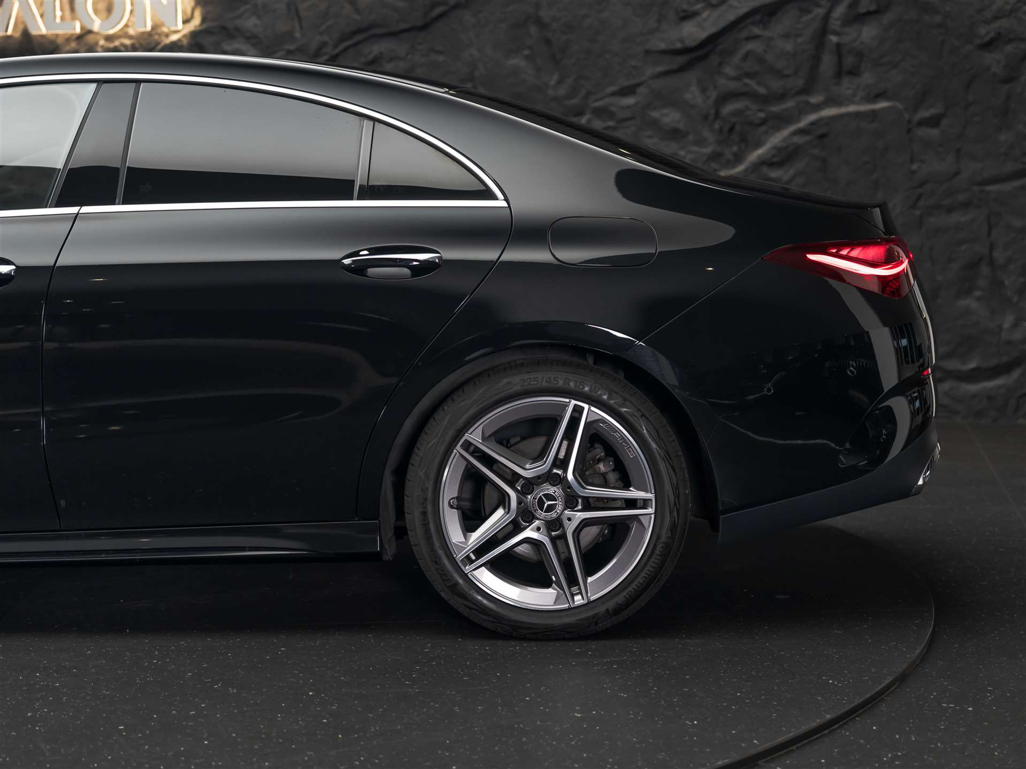 listing desktop thumbnail image 16