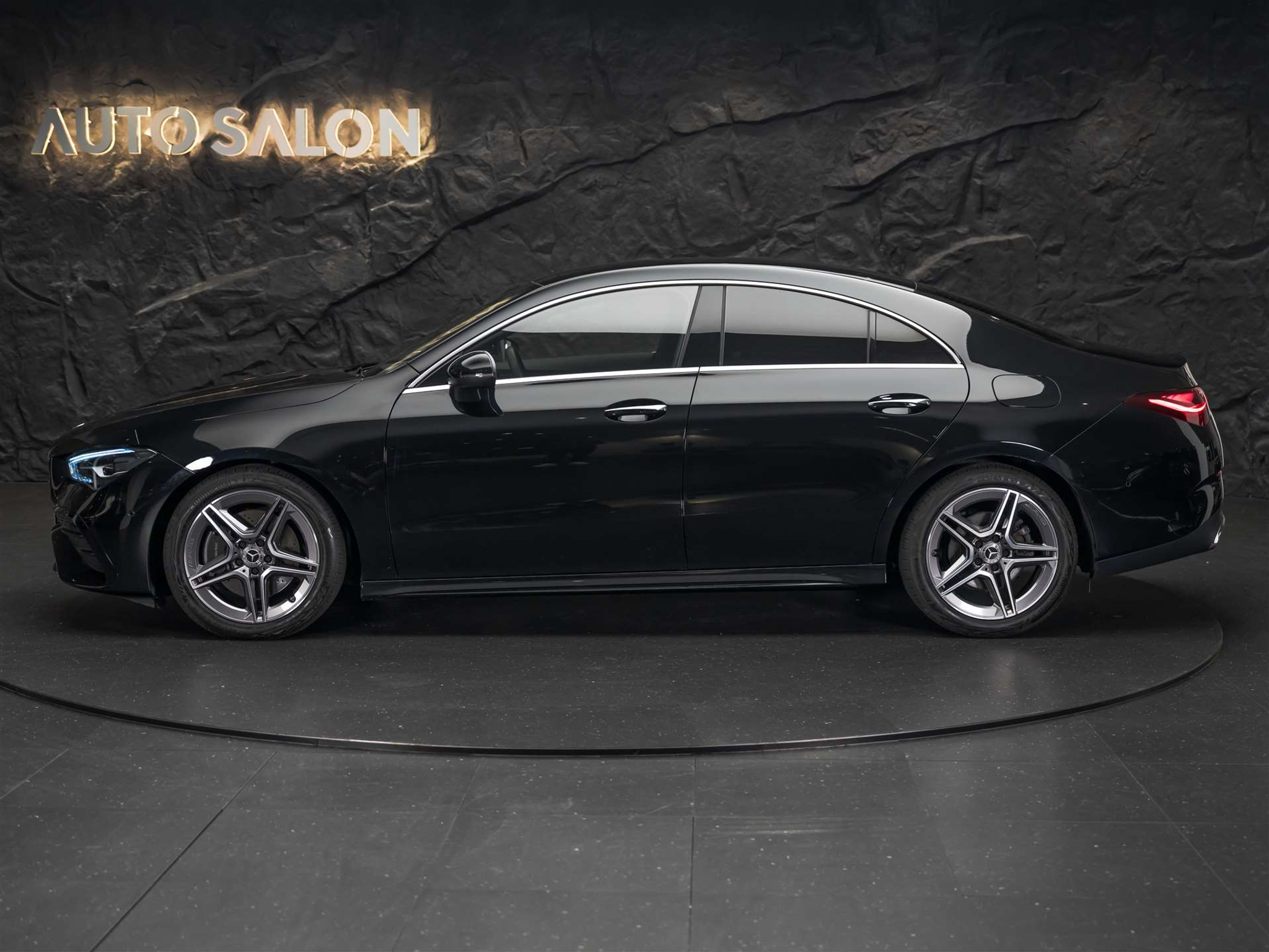 listing desktop thumbnail image 1