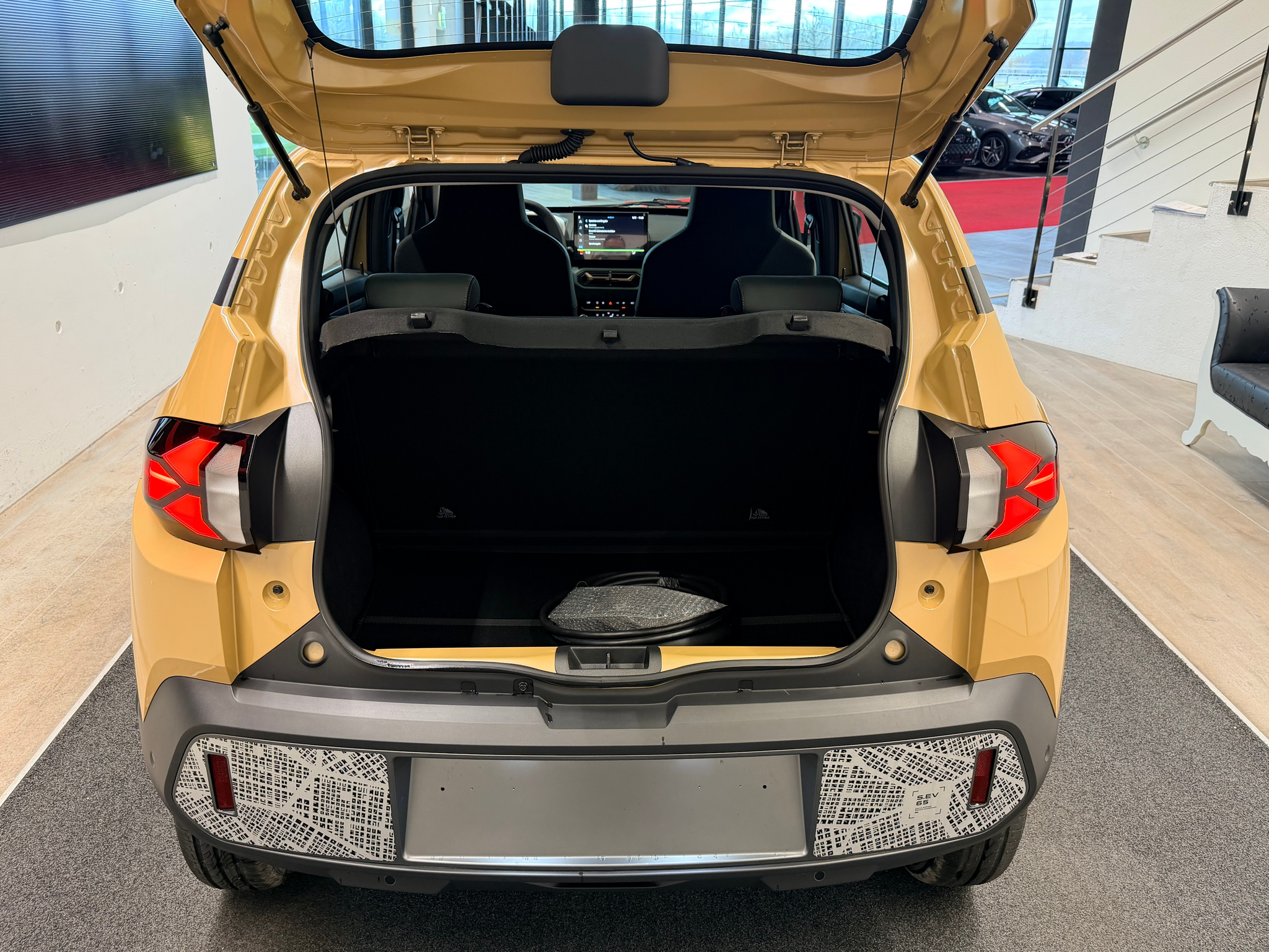 listing desktop thumbnail image 14