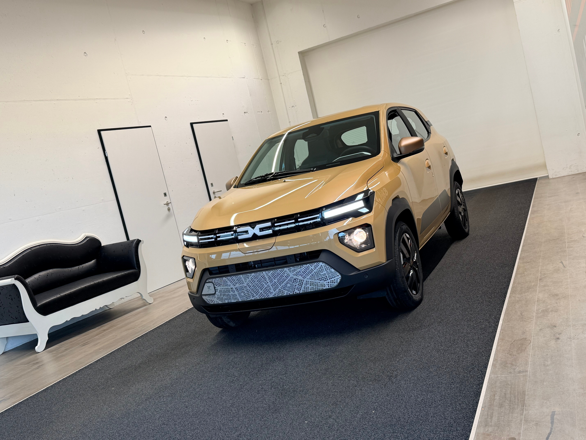 listing desktop thumbnail image 3